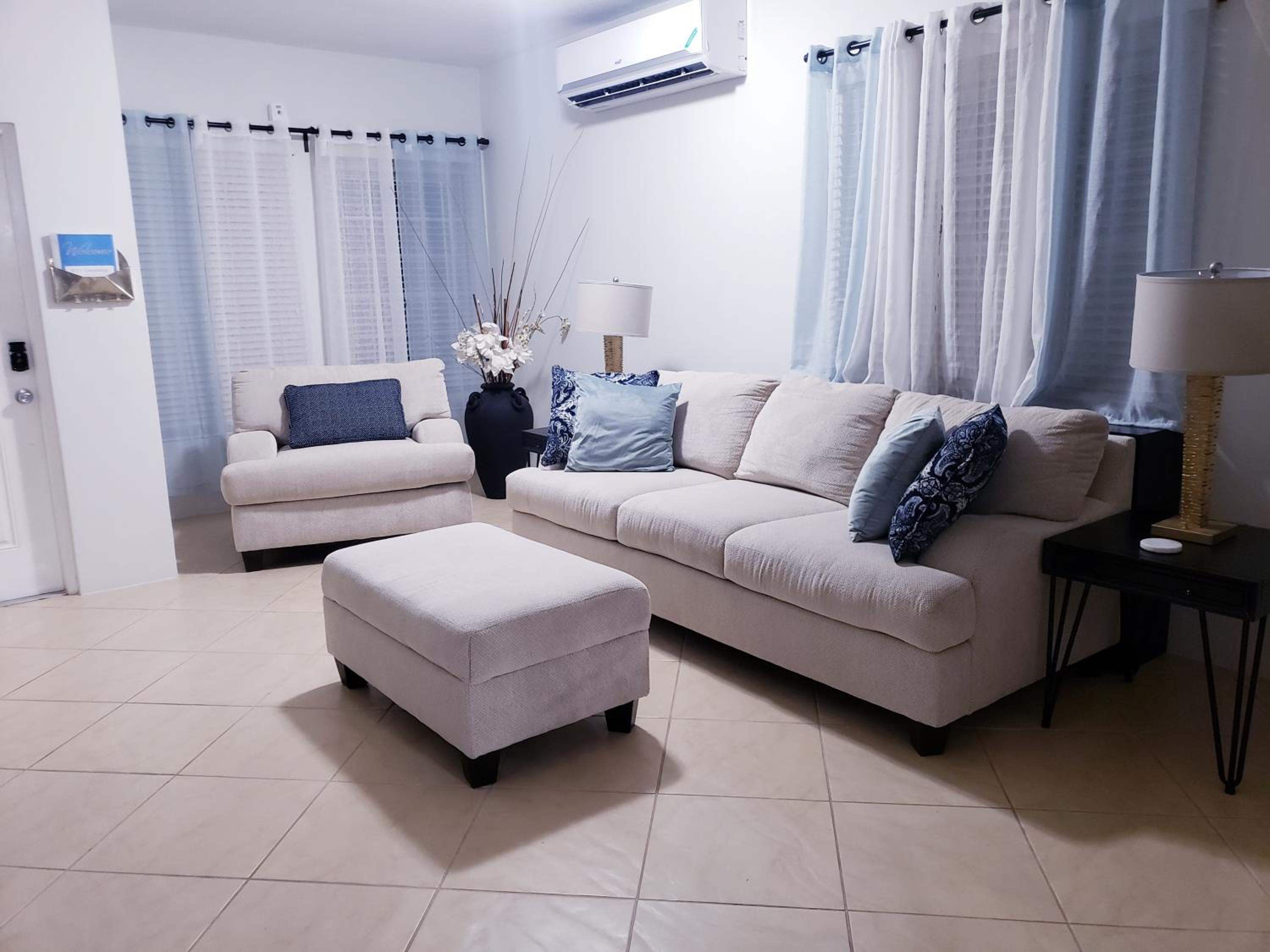 Ivys Luxury Townhouse