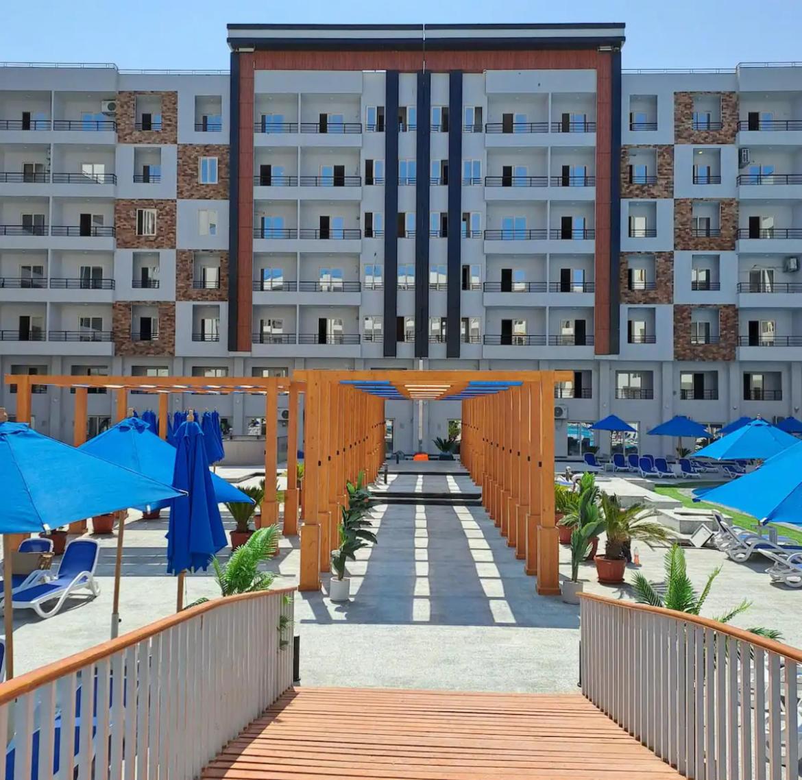 Tiba gollden resort