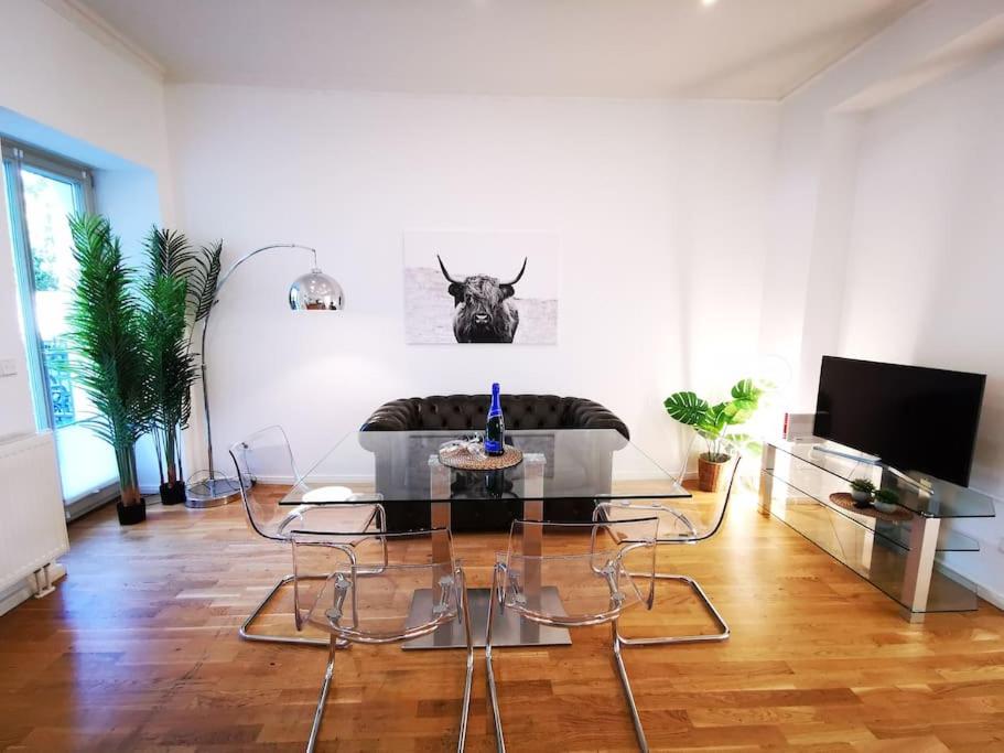 INVAL by ROCKCHAIR Apartments l SUPERHOST Status l 2 Bedrooms Boxspringbeds 2 Bathrooms in City Center 