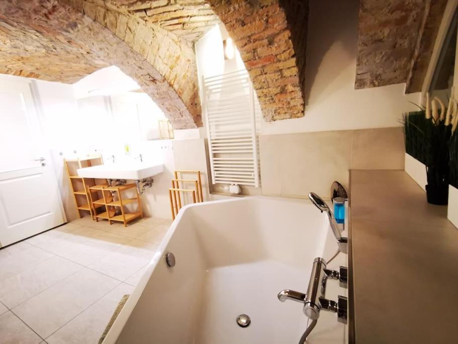 INVAL by ROCKCHAIR Apartments l SUPERHOST Status l 2 Bedrooms Boxspringbeds 2 Bathrooms in City Center 