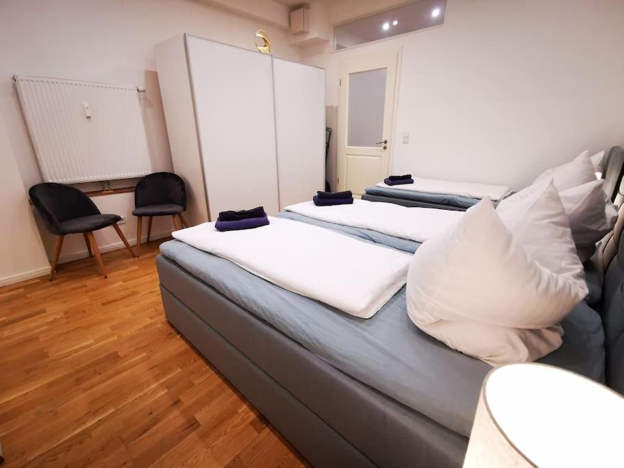 INVAL by ROCKCHAIR Apartments l SUPERHOST Status l 2 Bedrooms Boxspringbeds 2 Bathrooms in City Center 
