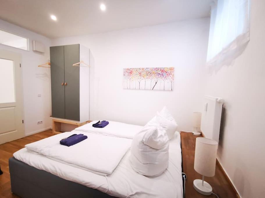 INVAL by ROCKCHAIR Apartments l SUPERHOST Status l 2 Bedrooms Boxspringbeds 2 Bathrooms in City Center 