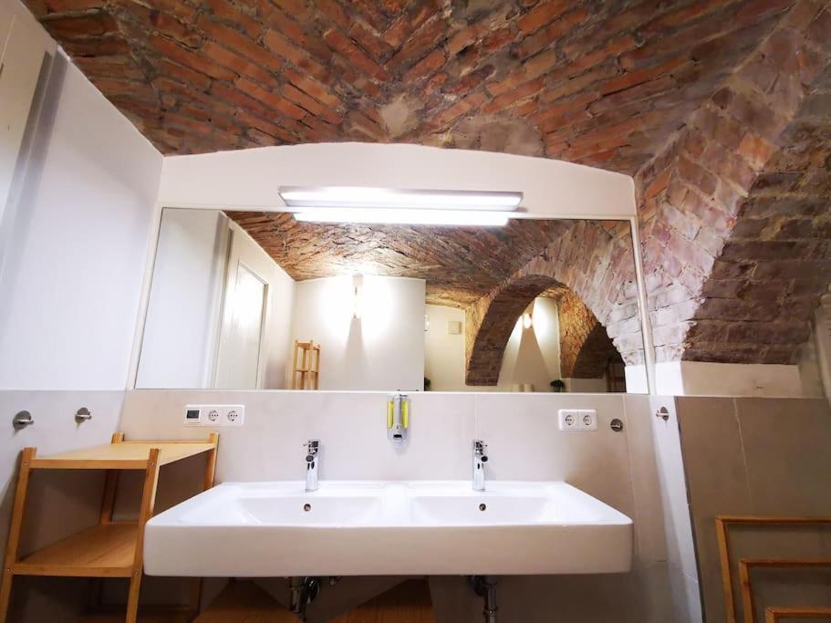 INVAL by ROCKCHAIR Apartments l SUPERHOST Status l 2 Bedrooms Boxspringbeds 2 Bathrooms in City Center 