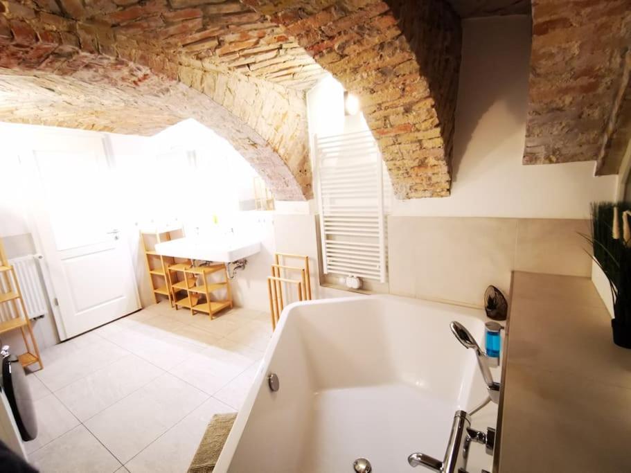 INVAL by ROCKCHAIR Apartments l SUPERHOST Status l 2 Bedrooms Boxspringbeds 2 Bathrooms in City Center 