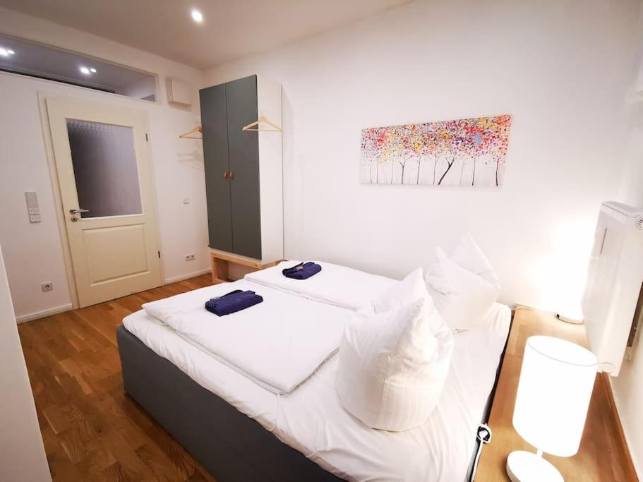 INVAL by ROCKCHAIR Apartments l SUPERHOST Status l 2 Bedrooms Boxspringbeds 2 Bathrooms in City Center 