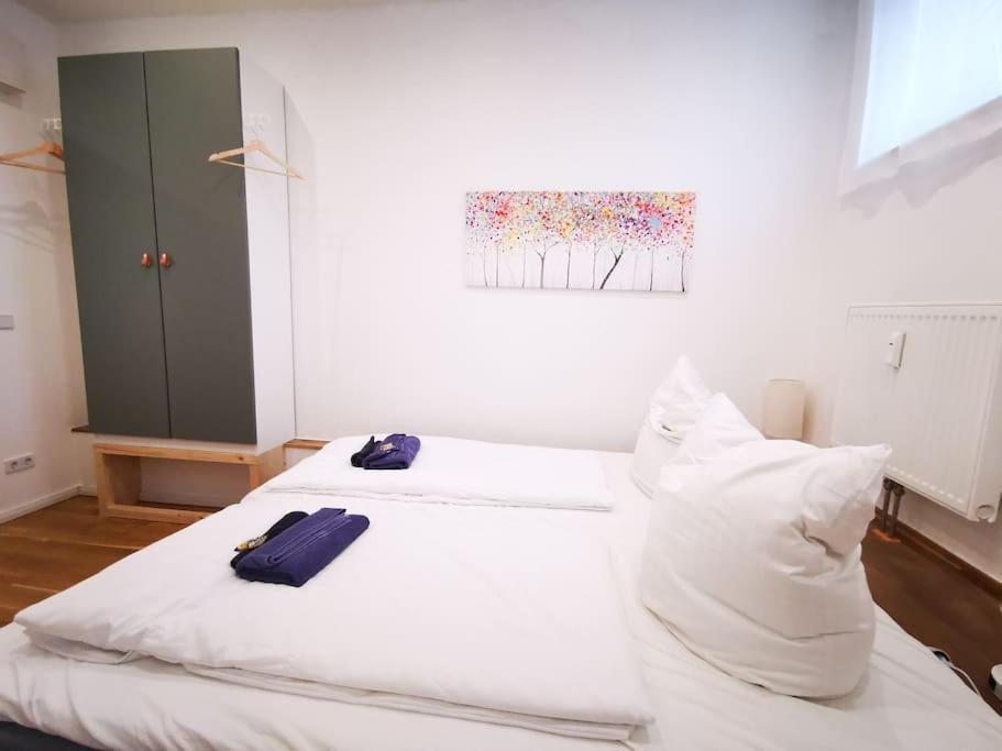 INVAL by ROCKCHAIR Apartments l SUPERHOST Status l 2 Bedrooms Boxspringbeds 2 Bathrooms in City Center 