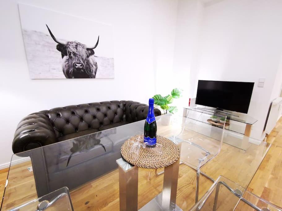 INVAL by ROCKCHAIR Apartments l SUPERHOST Status l 2 Bedrooms Boxspringbeds 2 Bathrooms in City Center 
