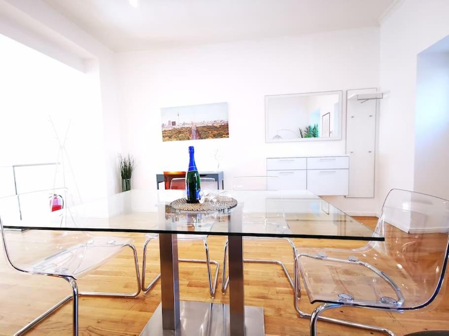 INVAL by ROCKCHAIR Apartments l SUPERHOST Status l 2 Bedrooms Boxspringbeds 2 Bathrooms in City Center 
