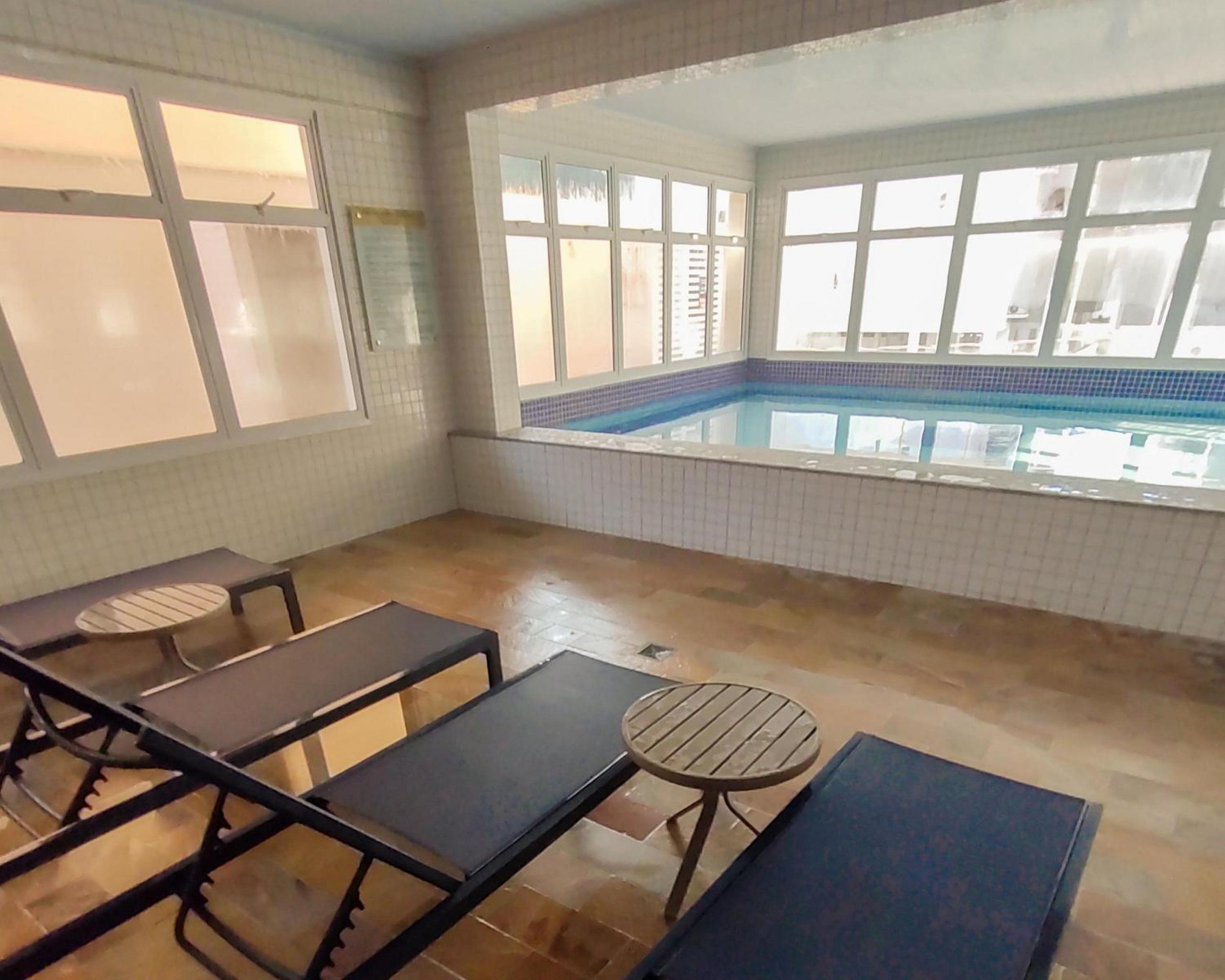 Apartamentos a 100m Praia das Toninhas PISCINA AQUECIDA