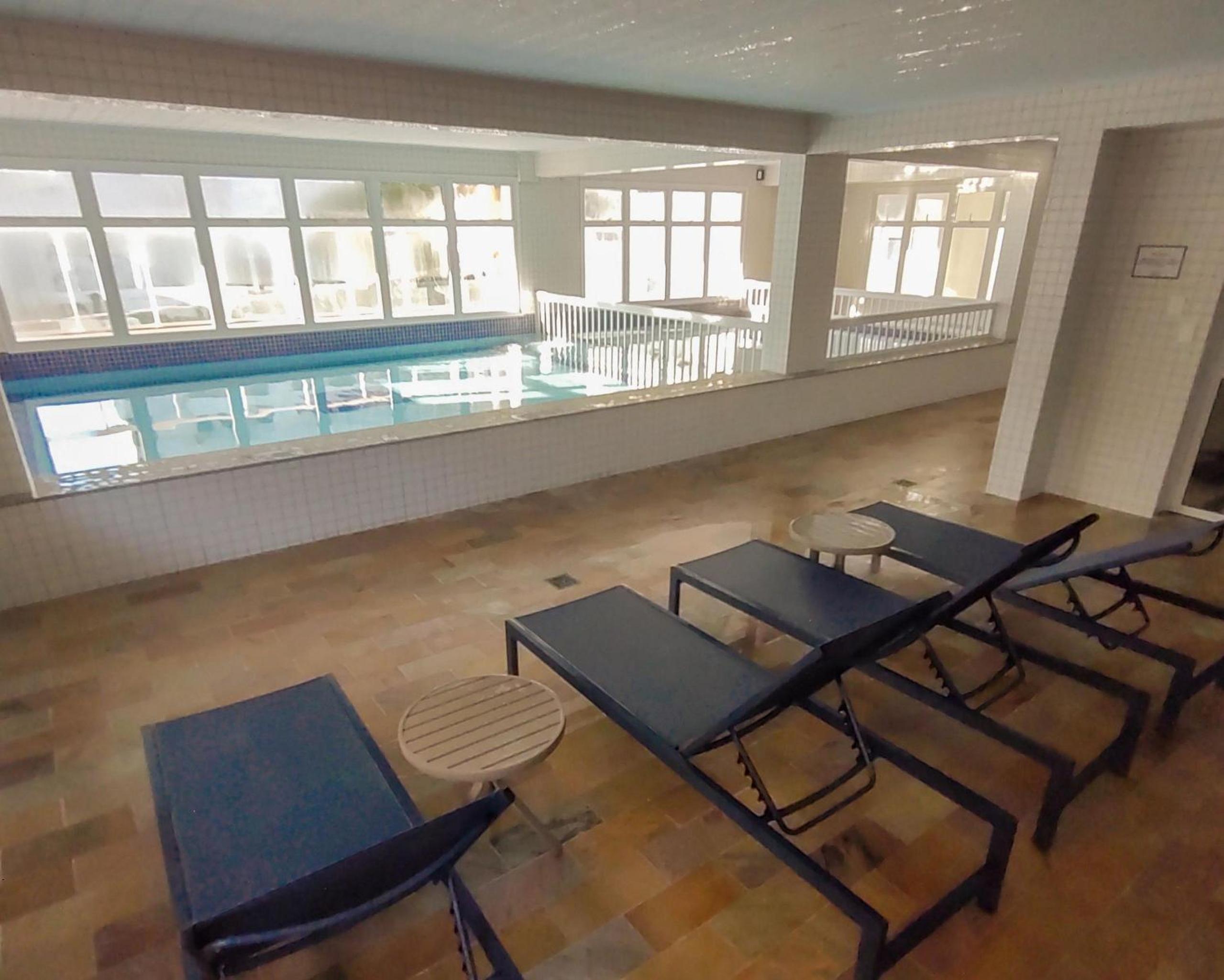 Apartamentos a 100m Praia das Toninhas PISCINA AQUECIDA