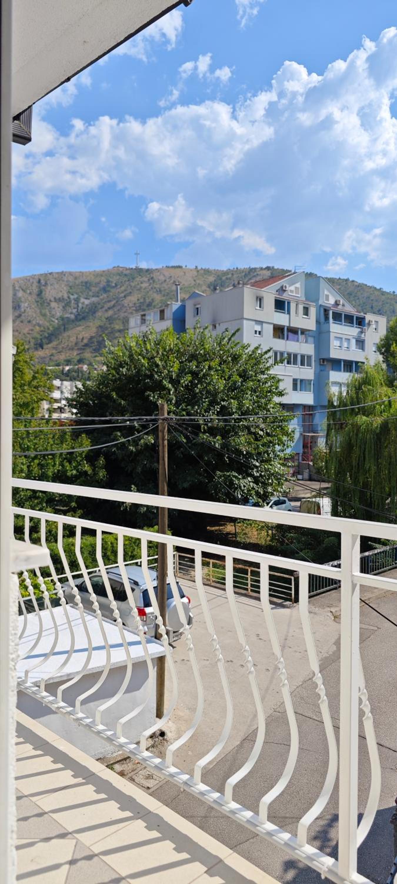 CASA BAYA with garden and river view & parking