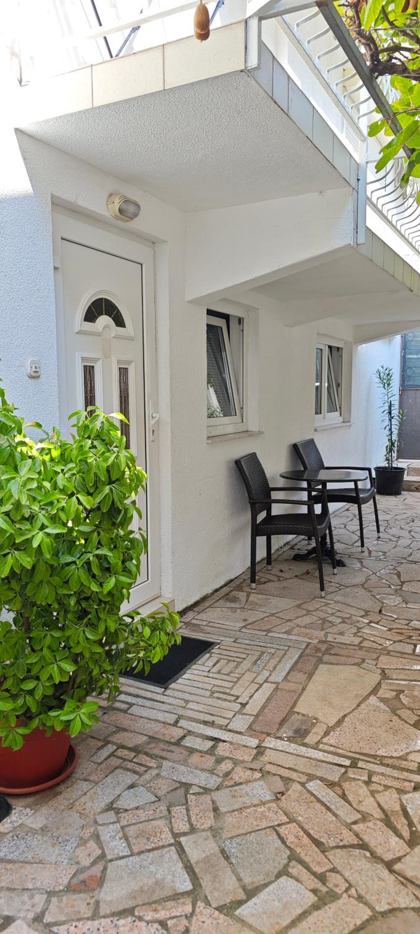 CASA BAYA with garden and river view & parking