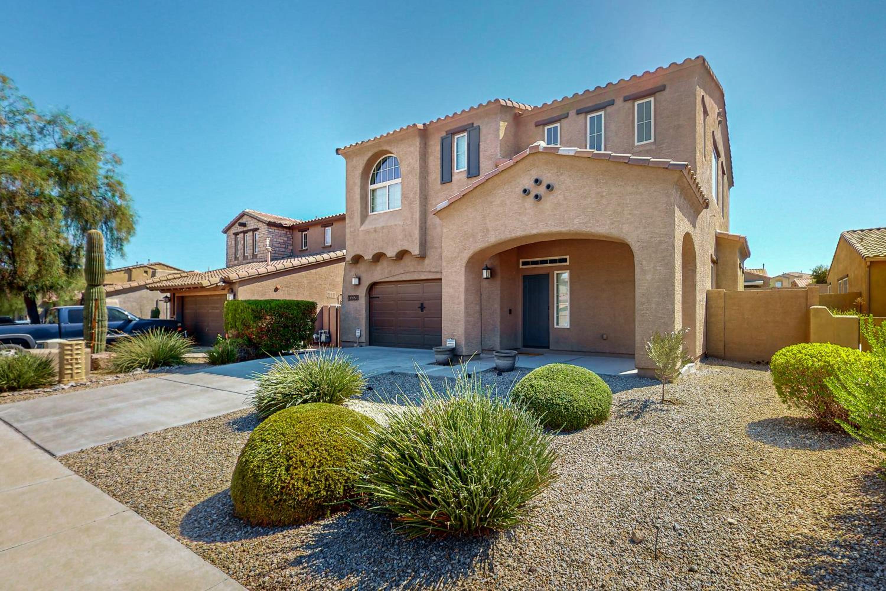 Sports and Sun Goodyear Home with Pool Near Stadiums