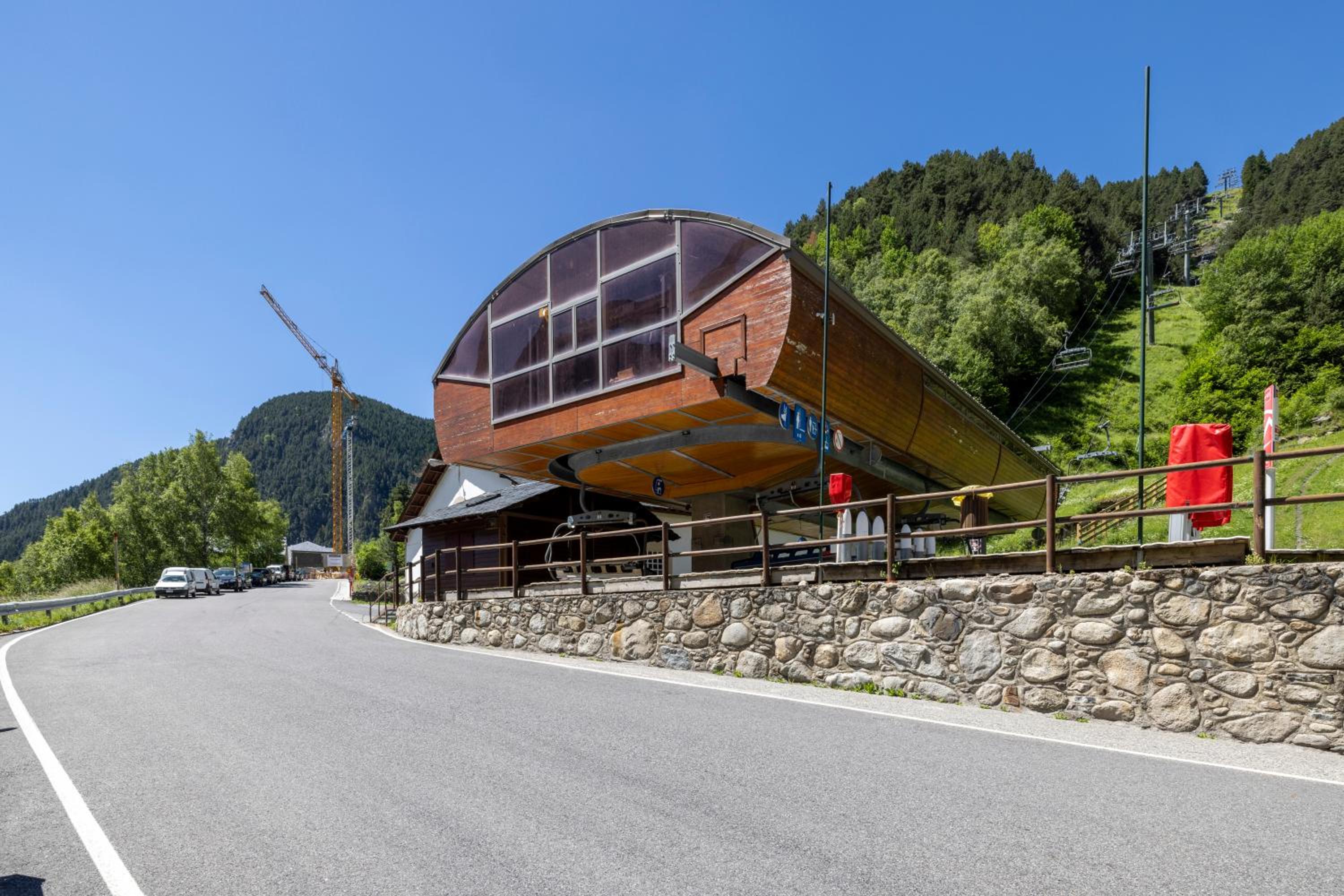 Increibles Vistas Al Valle De Arinsal NY - A Pie De Pistas - Parking Incluido l by BonesVacances
