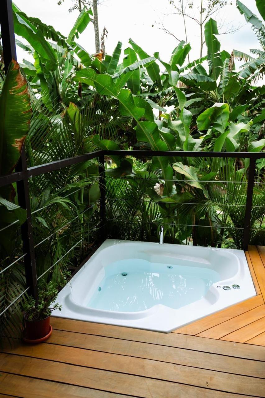 Natural Lodge Containers