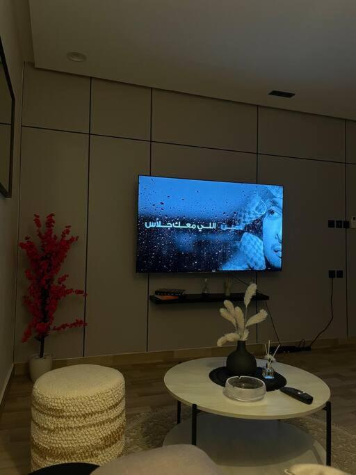 Cozy studio Tv 70 self check in