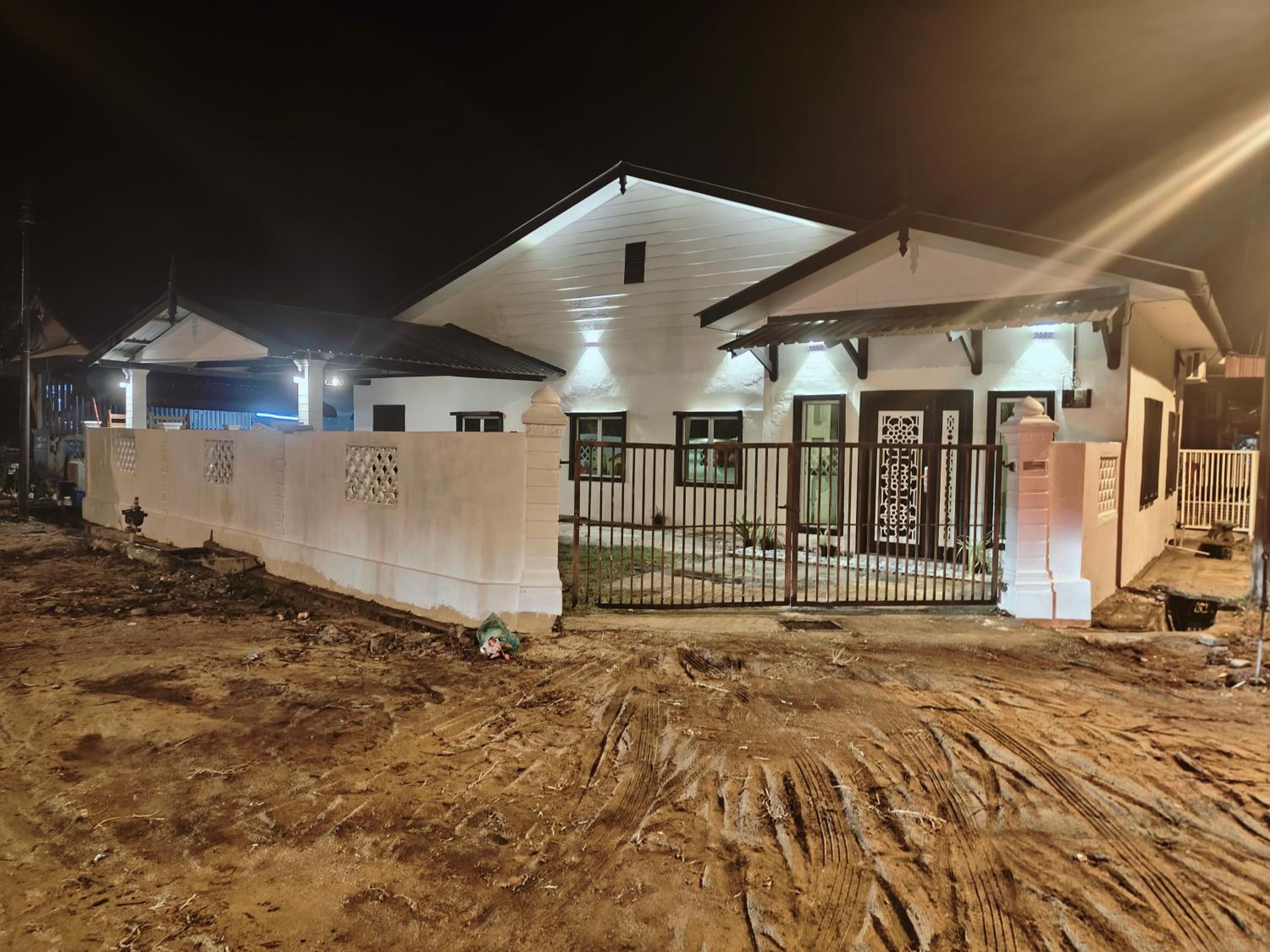 Nearby umt Unisza airport drawbridge litar gong badak budin's house gong badak Kuala nerus Kuala terengganu photo 1