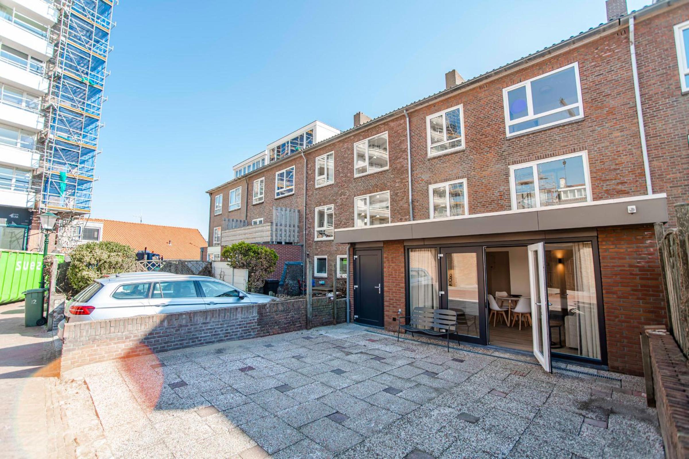 Studio Becke, with private parking