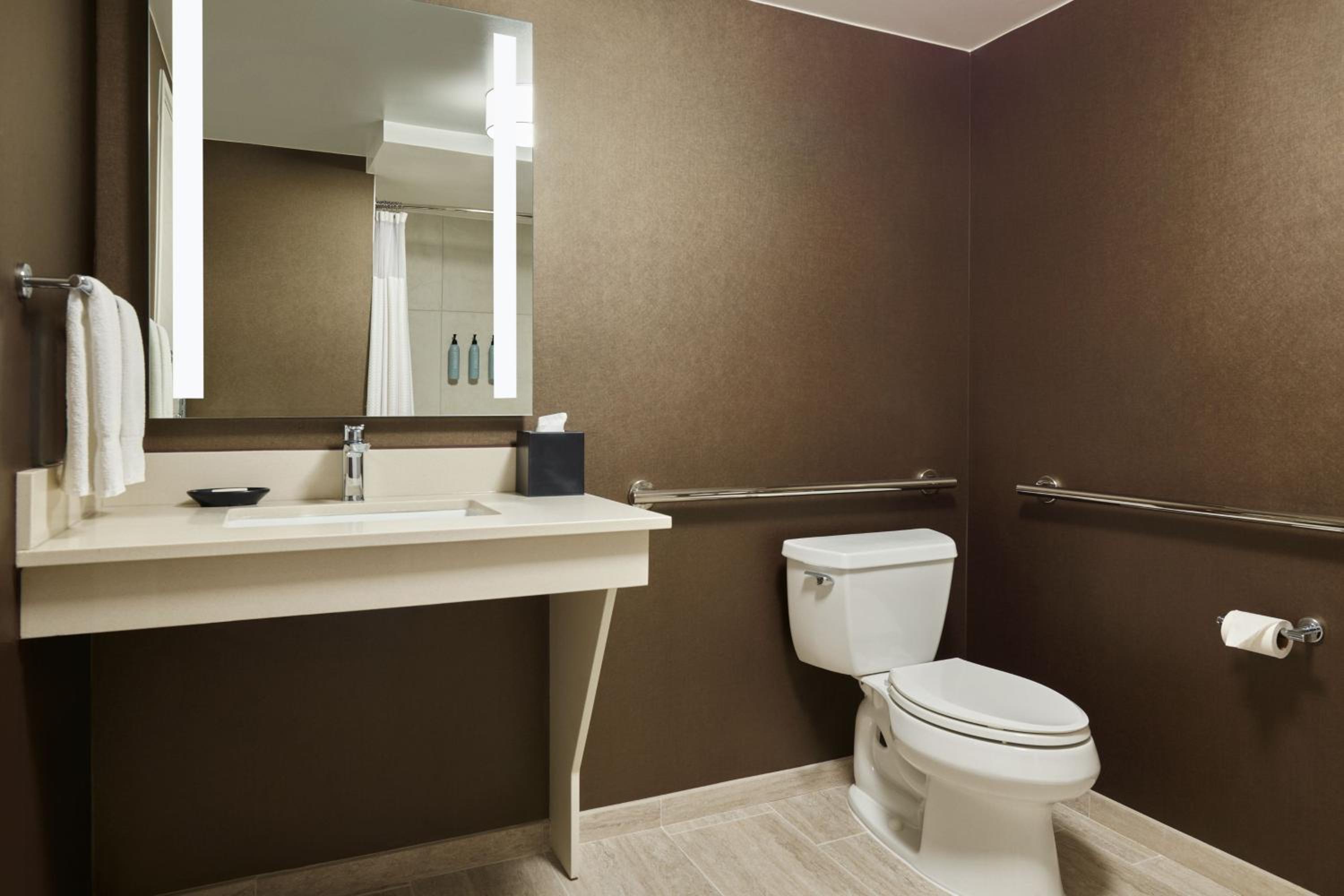 Courtyard by Marriott Los Angeles Pasadena Old Town - Property Image 41