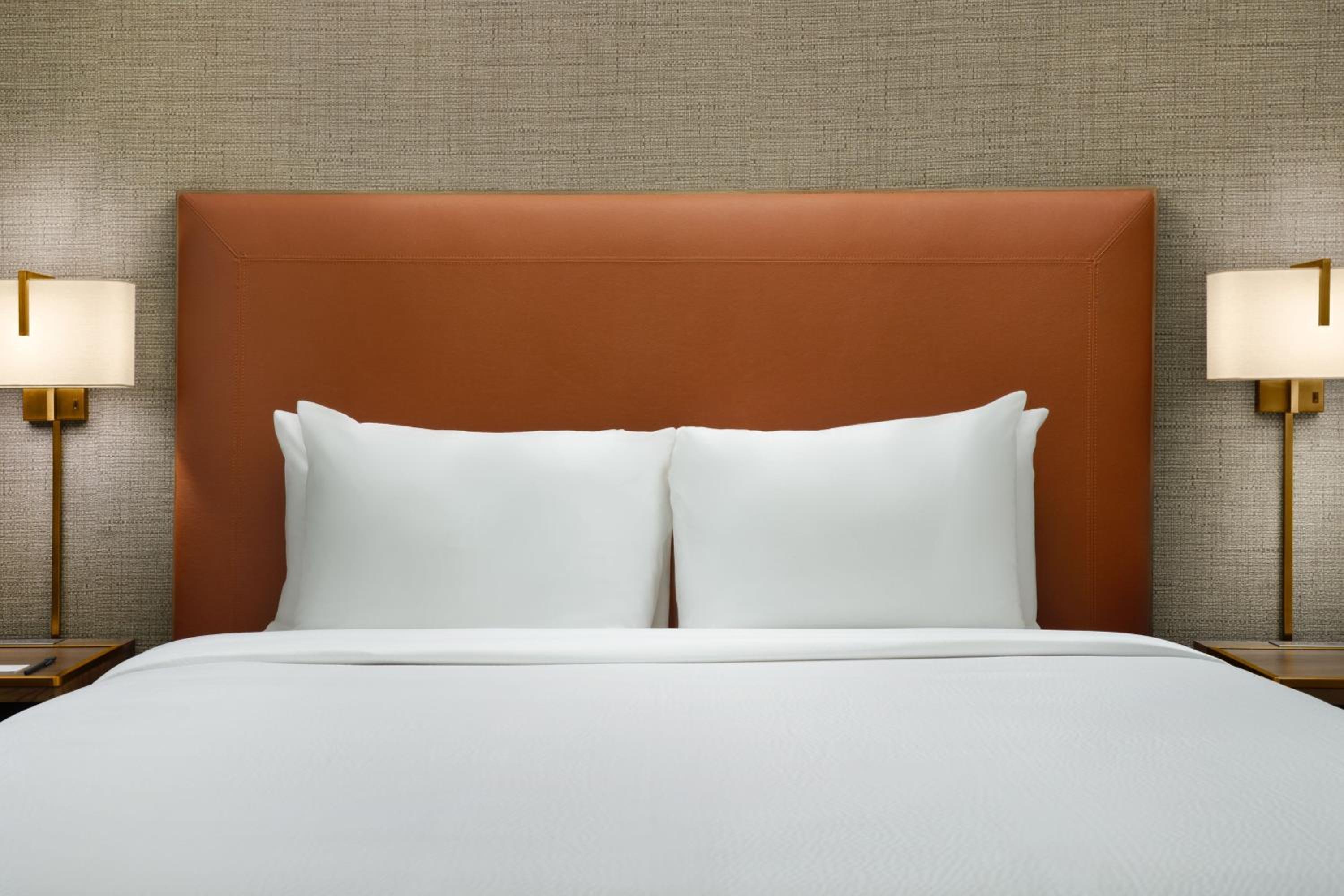 Courtyard by Marriott Los Angeles Pasadena Old Town - Property Image 15