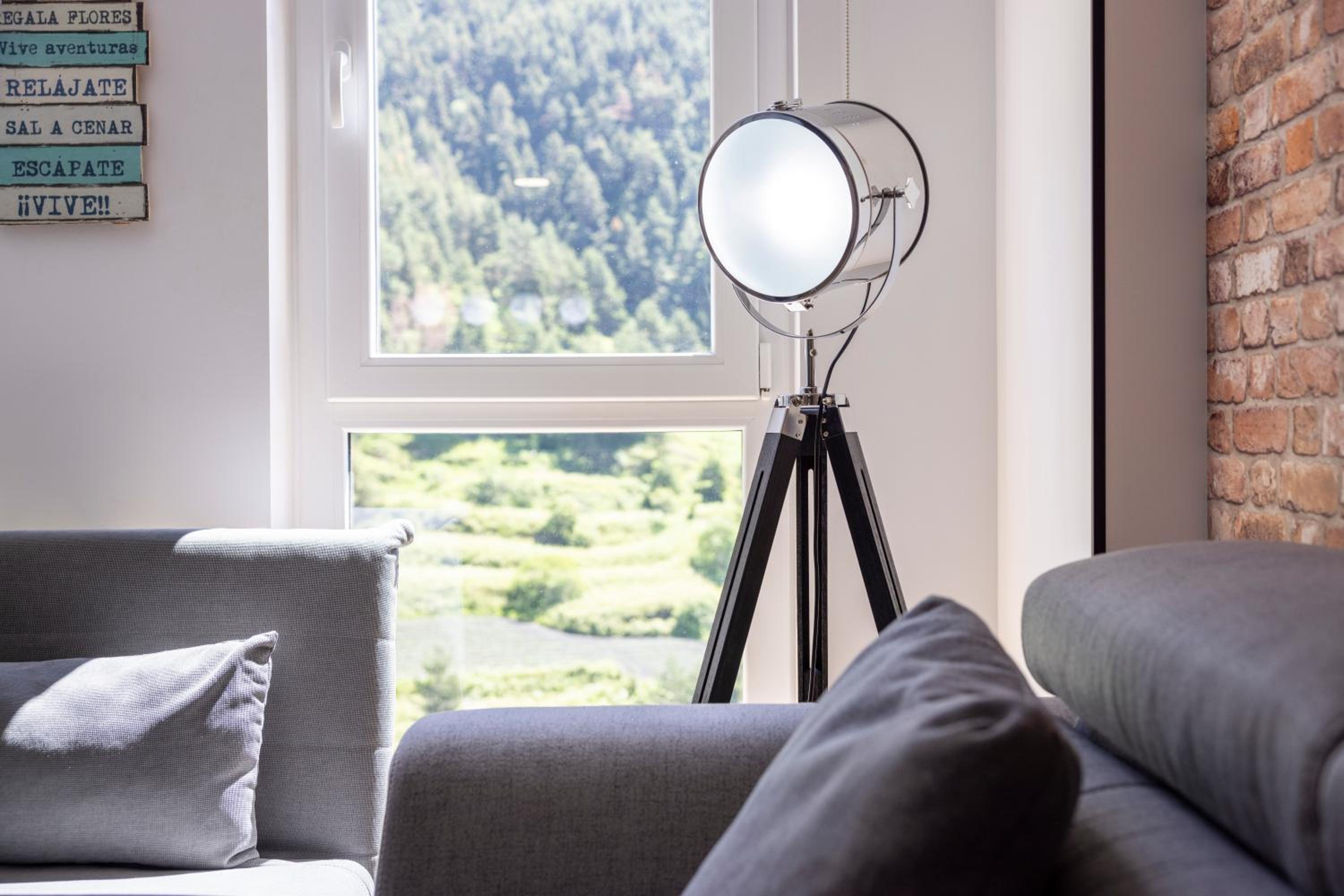 Increibles Vistas Al Valle De Arinsal NY - A Pie De Pistas - Parking Incluido l by BonesVacances