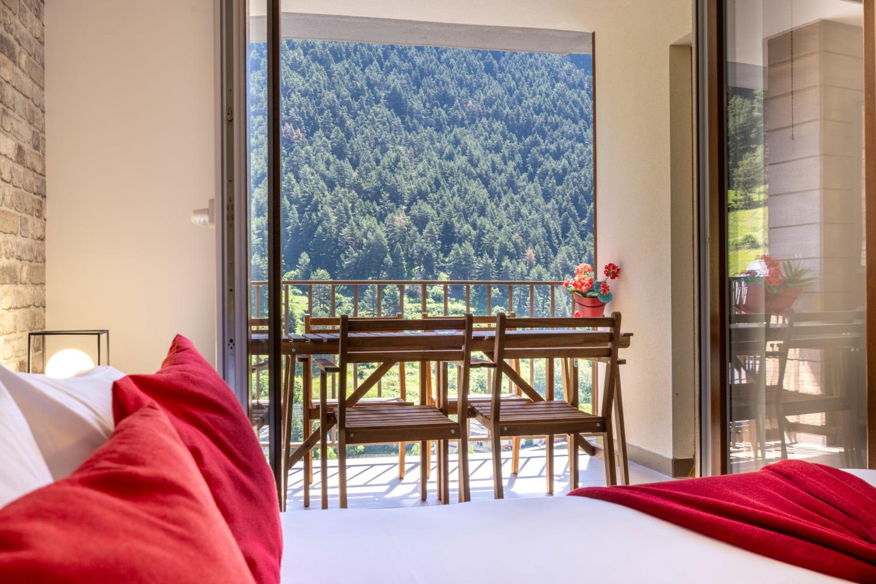 Increibles Vistas Al Valle De Arinsal NY - A Pie De Pistas - Parking Incluido l by BonesVacances