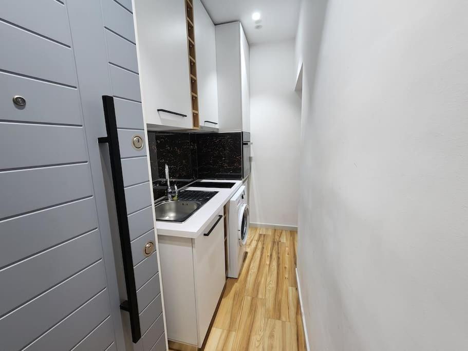 Riverside city center studio