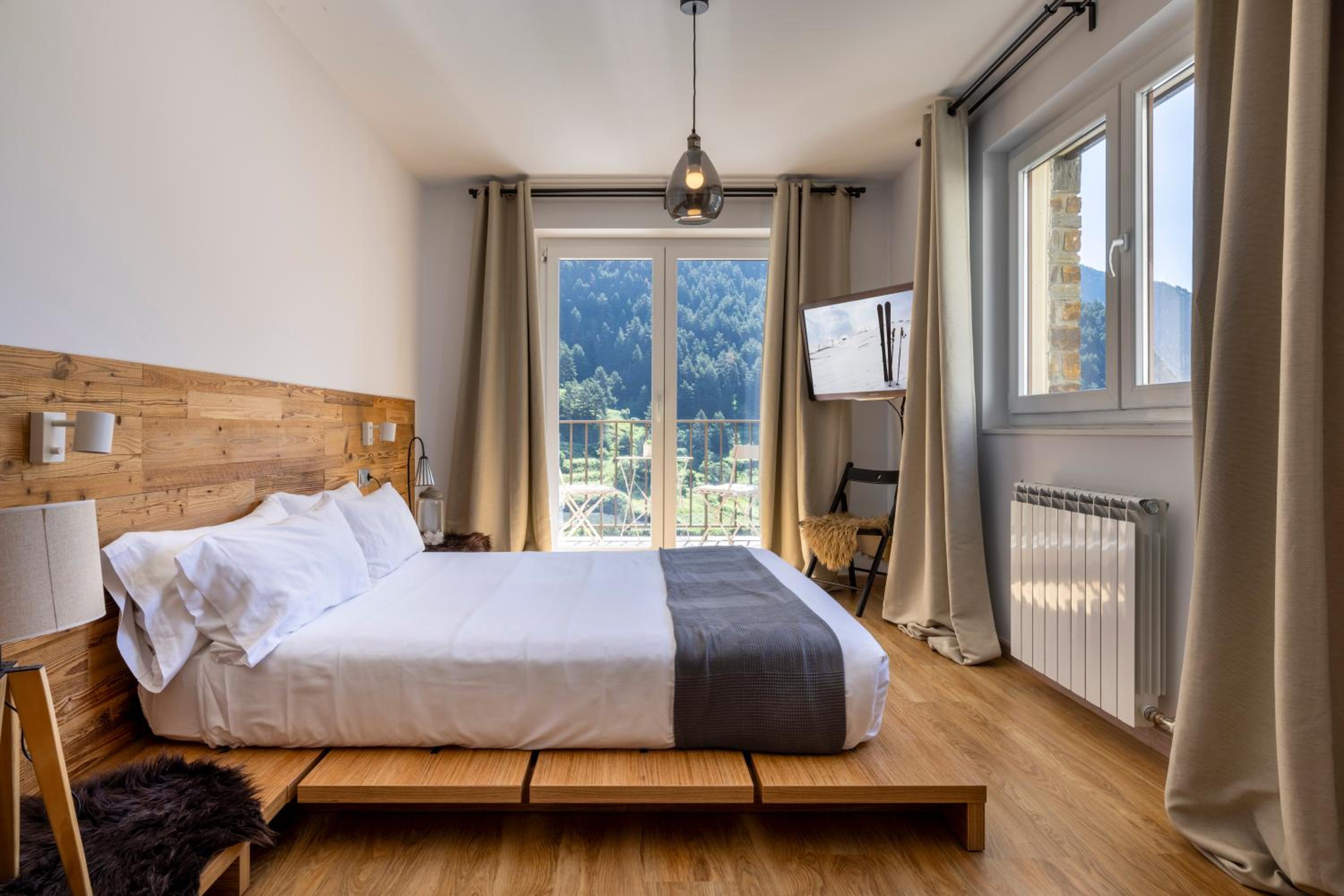 Iconic - A Pie De Pistas En 1 Minuto - Terraza con Vistas al Valle Arinsal - Parking Gratis l by BonesVacances
