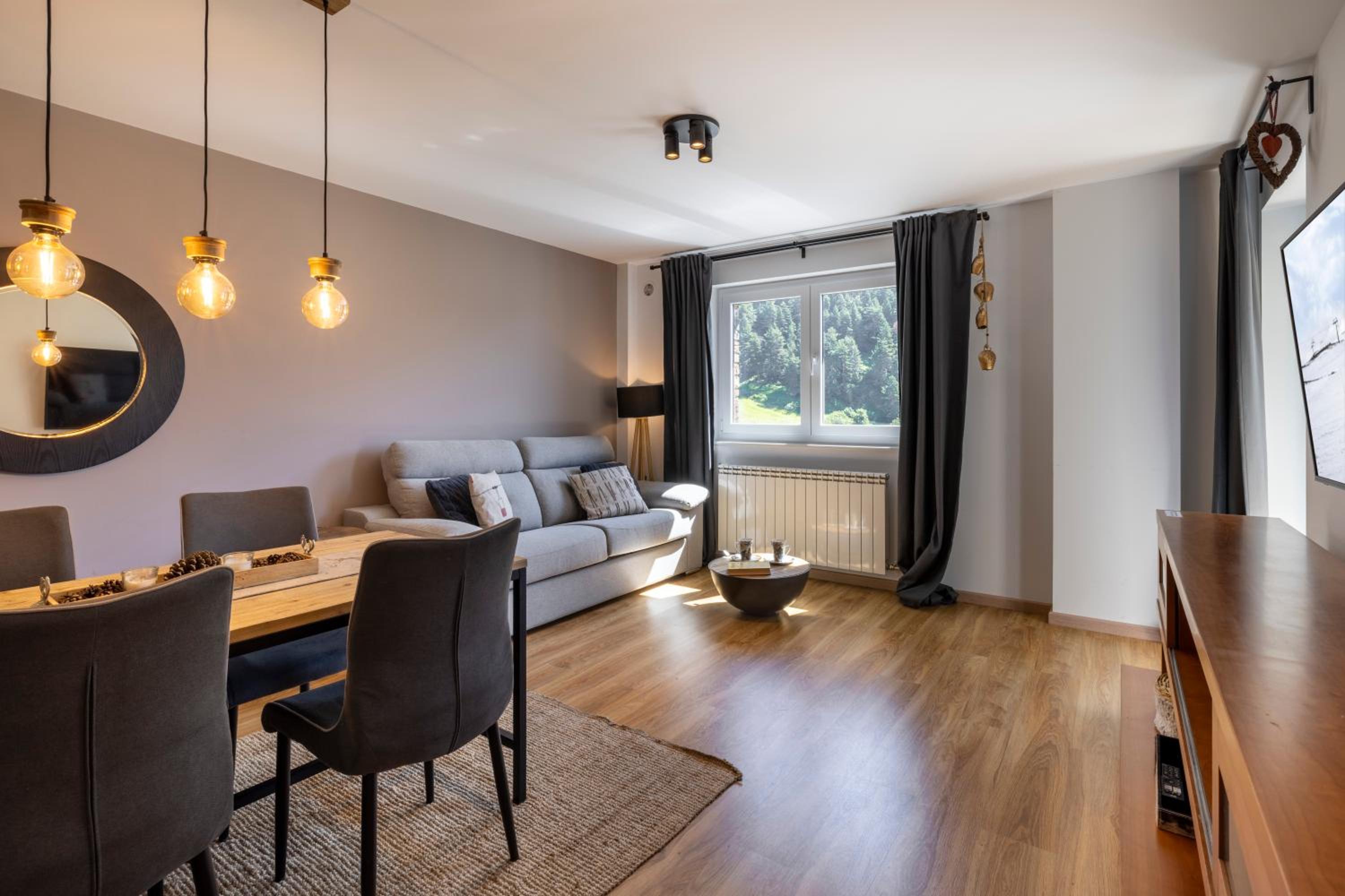 Iconic - A Pie De Pistas En 1 Minuto - Terraza con Vistas al Valle Arinsal - Parking Gratis l by BonesVacances