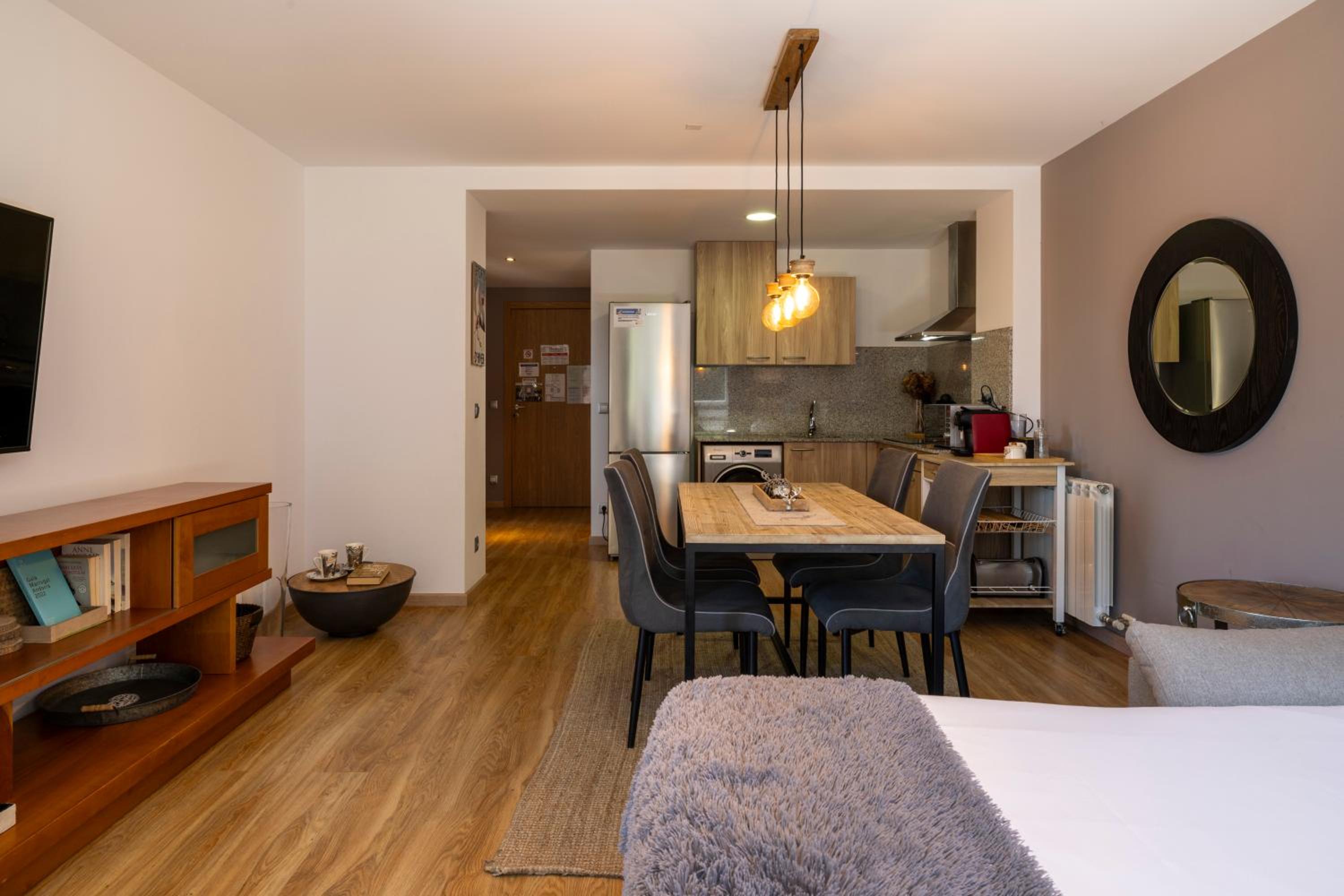 Iconic - A Pie De Pistas En 1 Minuto - Terraza con Vistas al Valle Arinsal - Parking Gratis l by BonesVacances