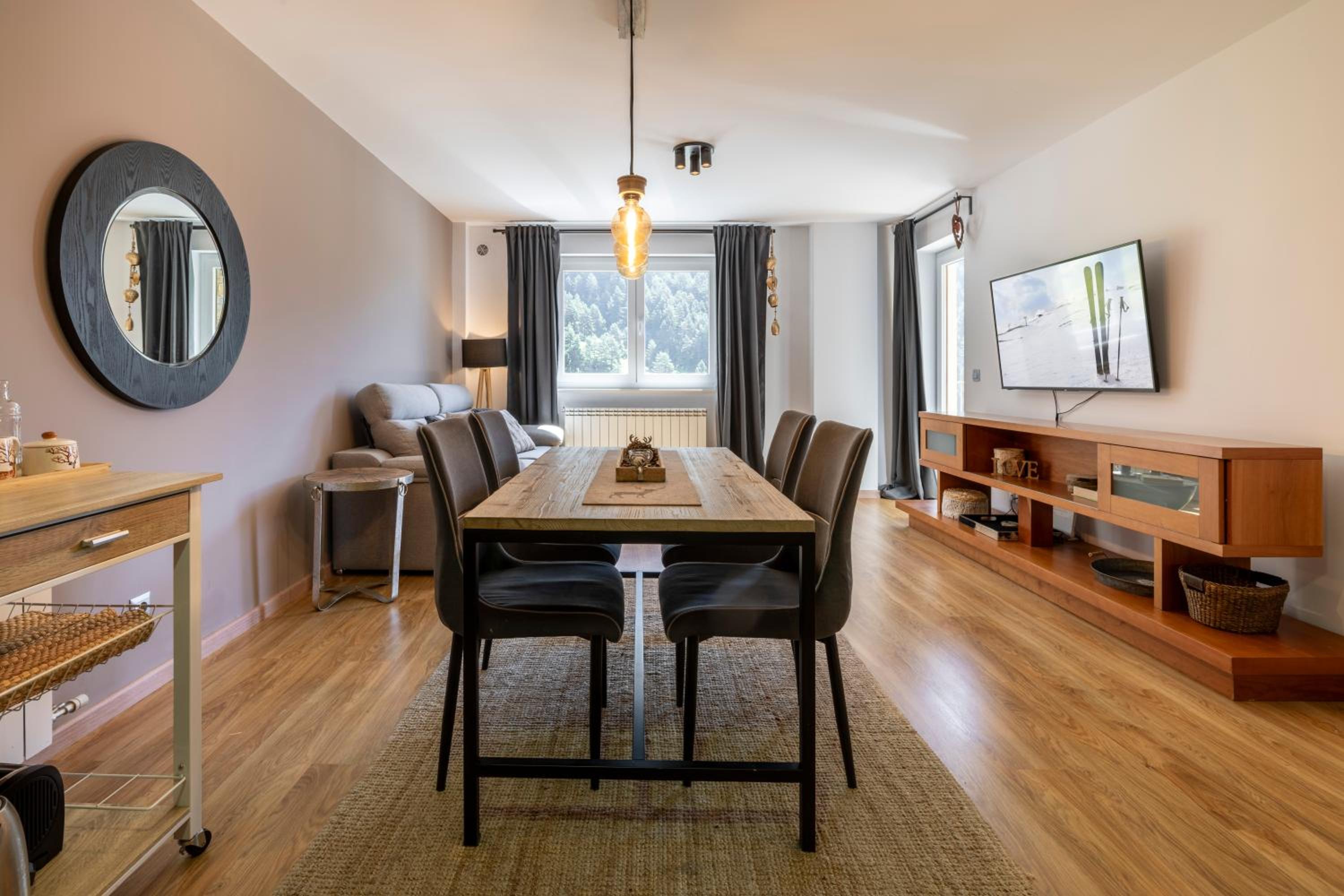 Iconic - A Pie De Pistas En 1 Minuto - Terraza con Vistas al Valle Arinsal - Parking Gratis l by BonesVacances