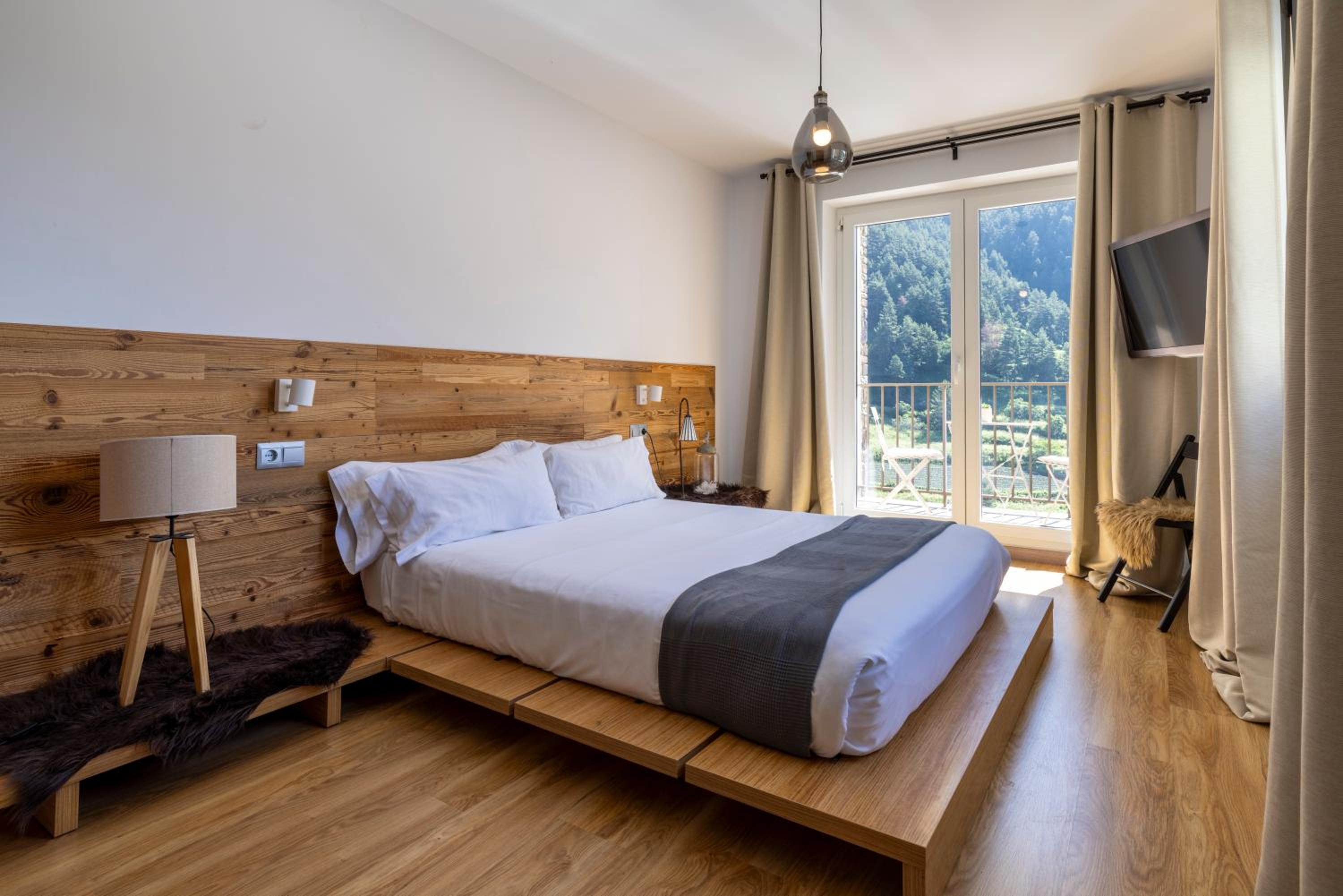 Iconic - A Pie De Pistas En 1 Minuto - Terraza con Vistas al Valle Arinsal - Parking Gratis l by BonesVacances