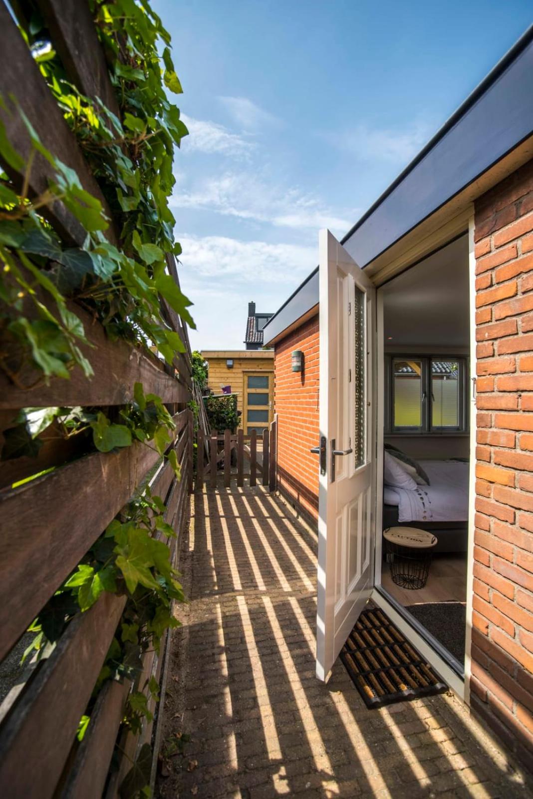 Studio 4 u with private parking view 4