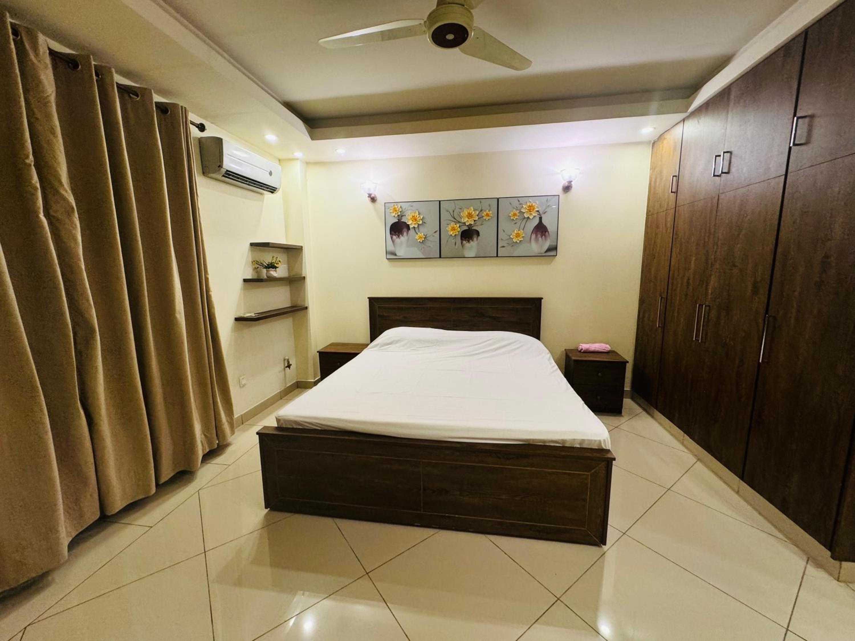 The Grande Luxury Apartments bahria town phase 4 view 5