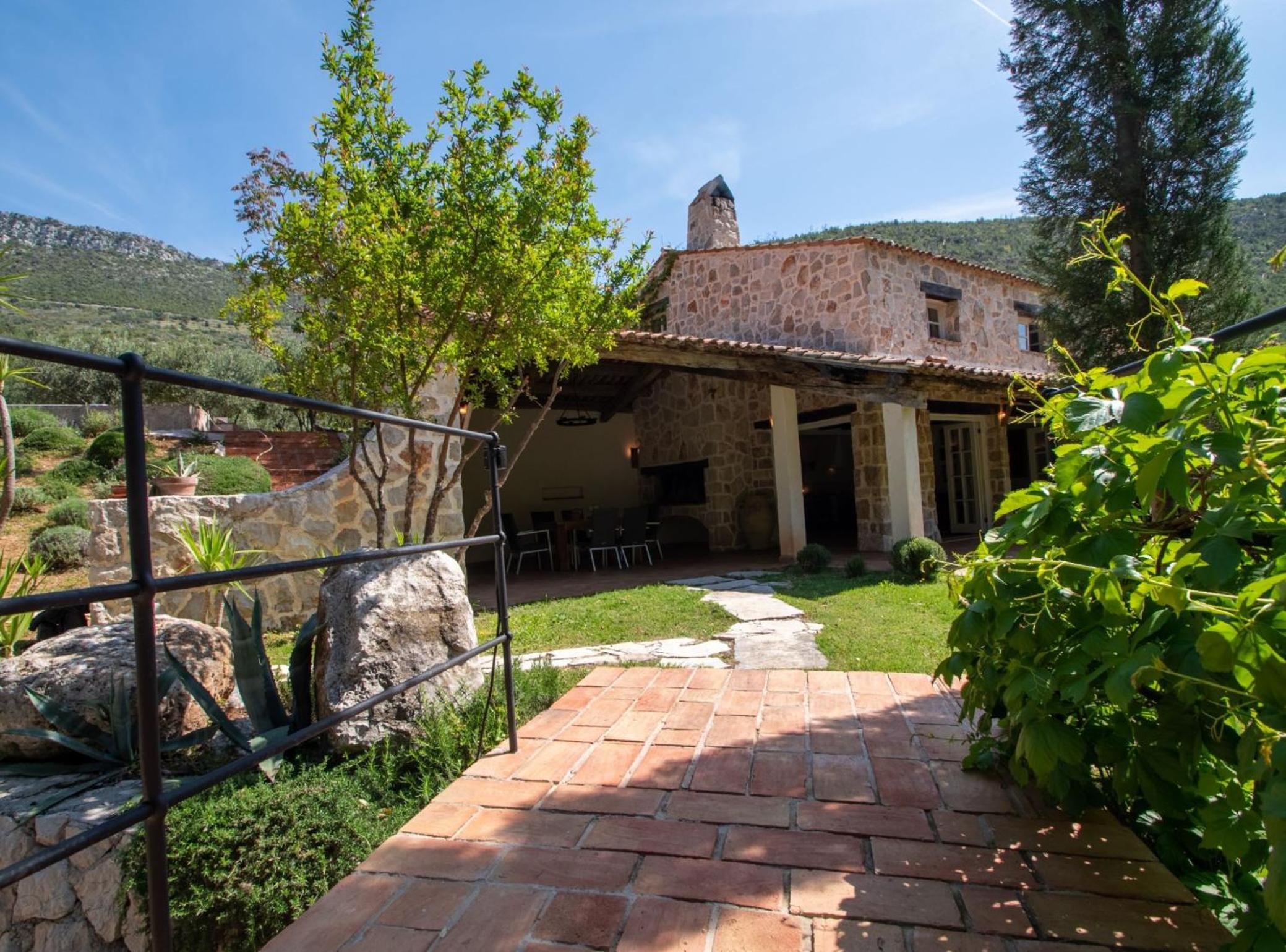 Stone House Anfitrite view 3