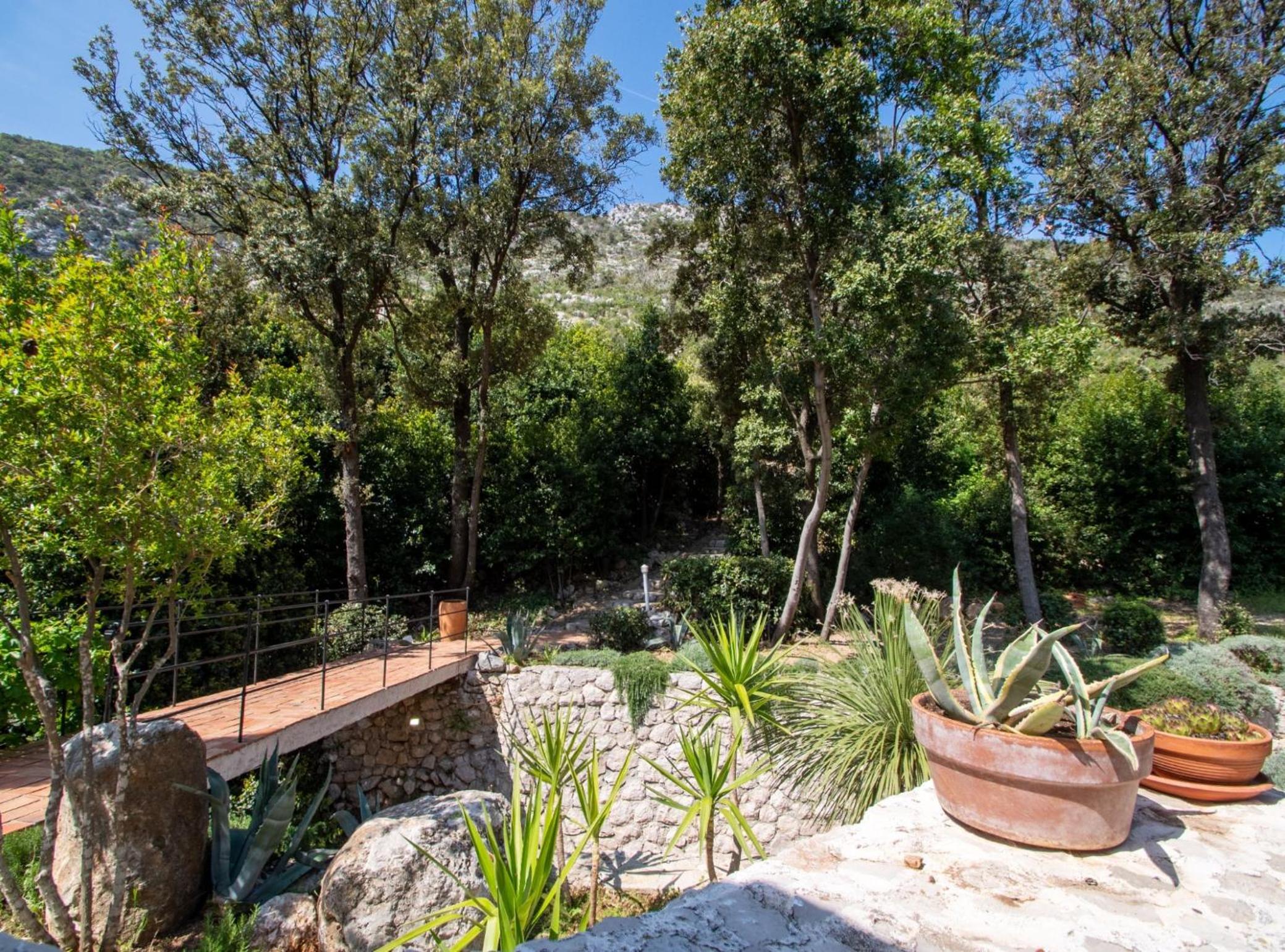 Stone House Anfitrite view 2