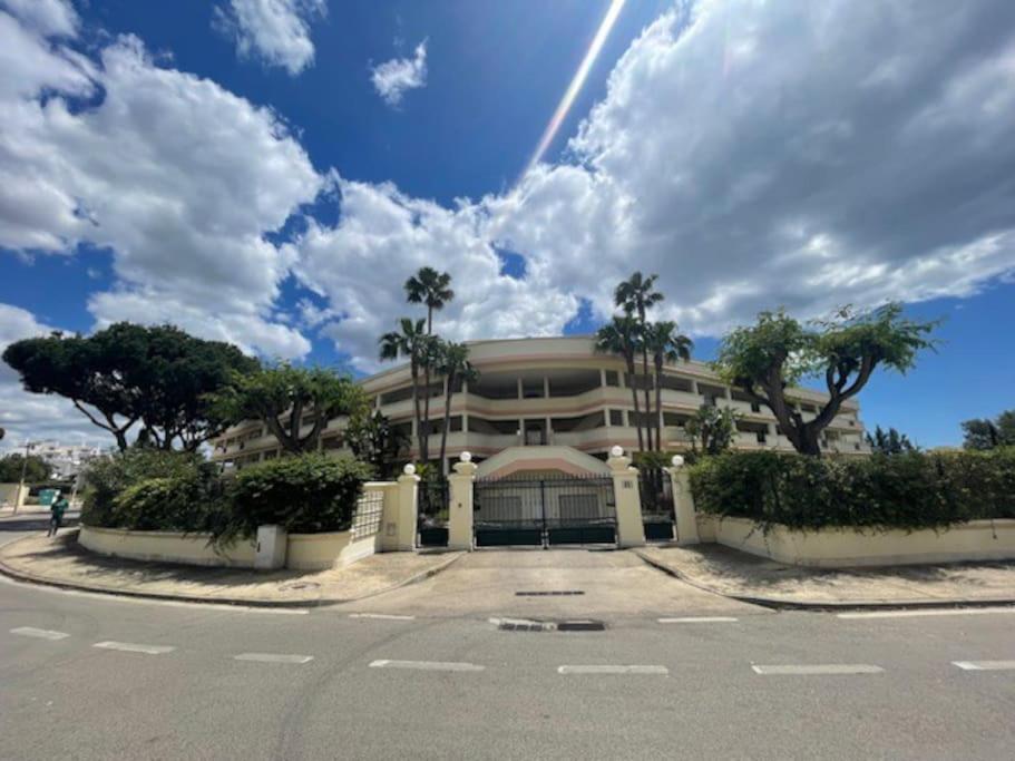 VILAMOURA ESCAPE with a Large Balcony and Parking view 3
