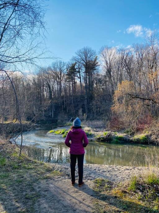 Serene Don River Nature gateway- 2BR suite, Private Patio, Free Parking