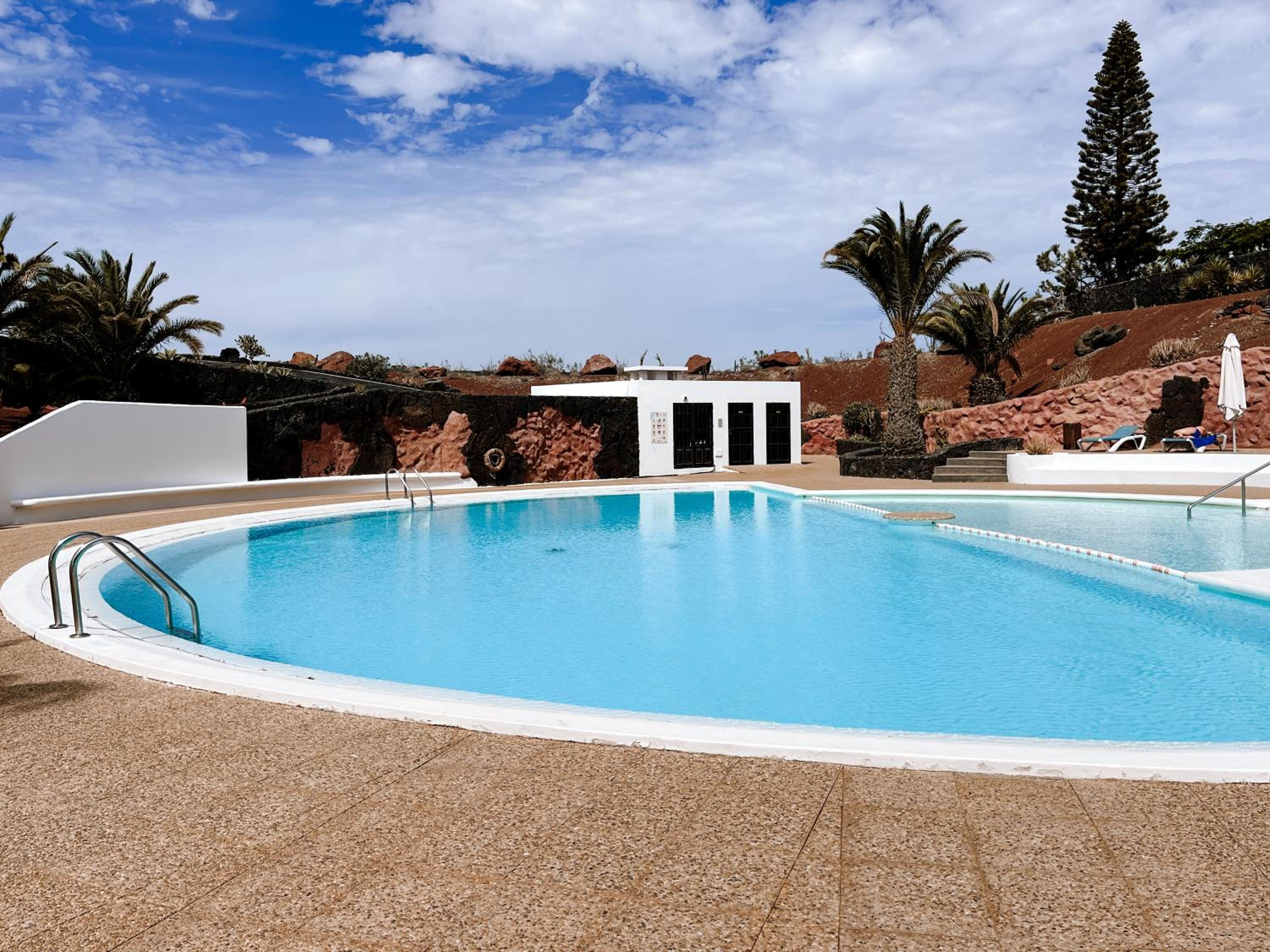 Hotel Casa Buna Colorada - Image 1