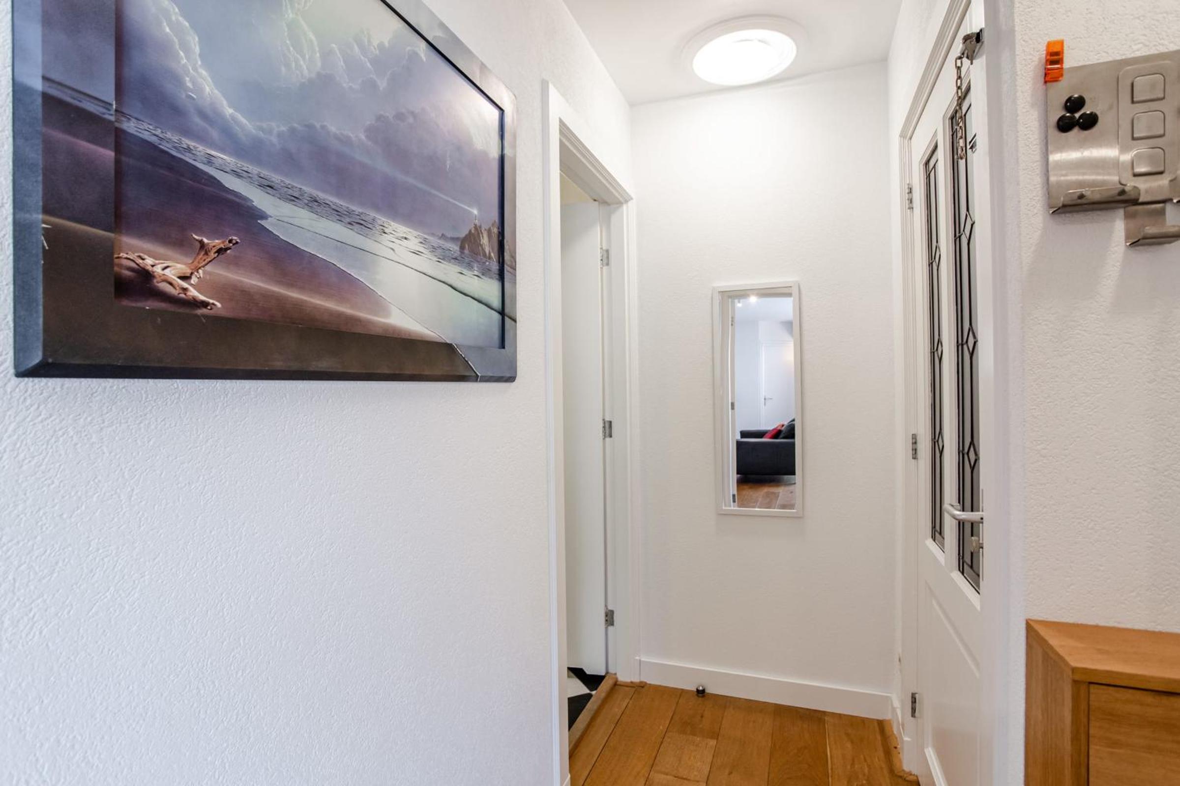 Studio Tara at the Beach with Private Parking