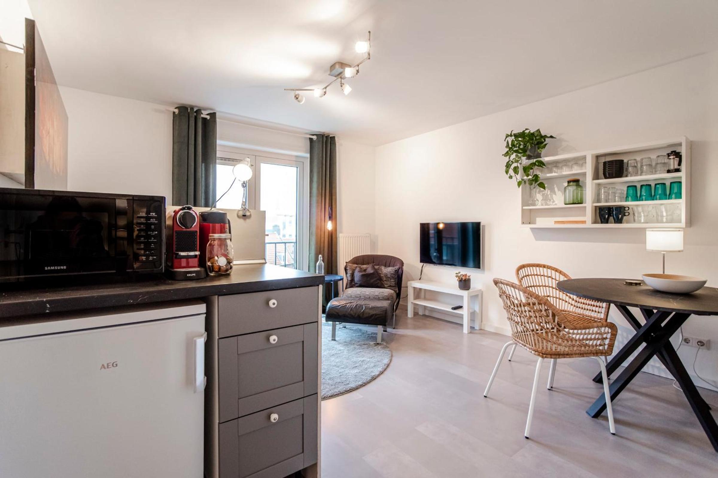 Studio Evership just minutes from the beach and center view 5