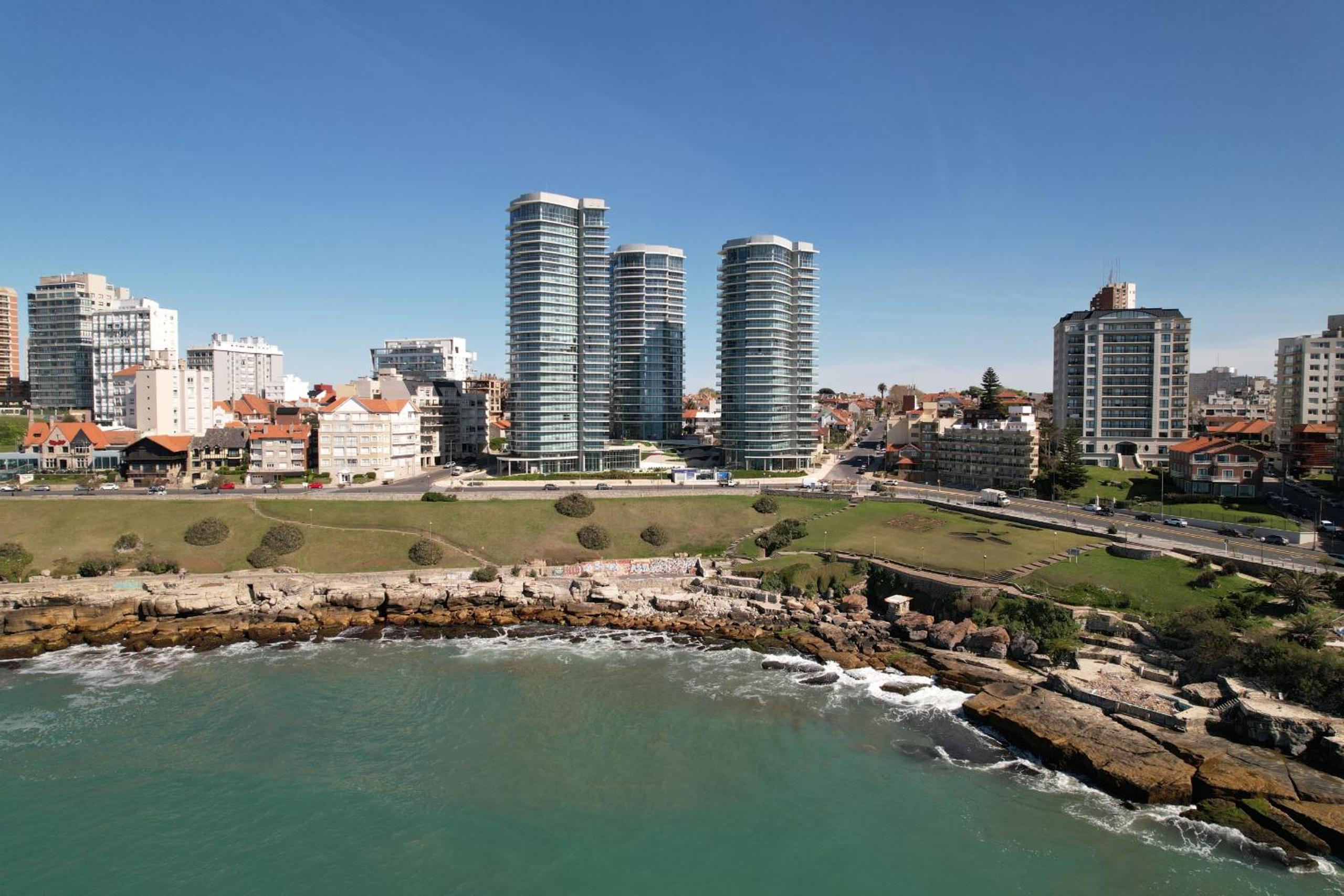 Lujo frente al mar en Maral Explanada 4C HOLA SUR