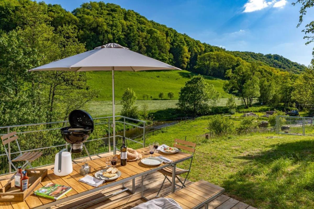 Freistehendes Ferienhaus mit Kamin, Sauna, atemberaubenden Blick ins Tal, mehrere Terrassen, 1500qm Grundstück 1,6m hoch eingezäunt