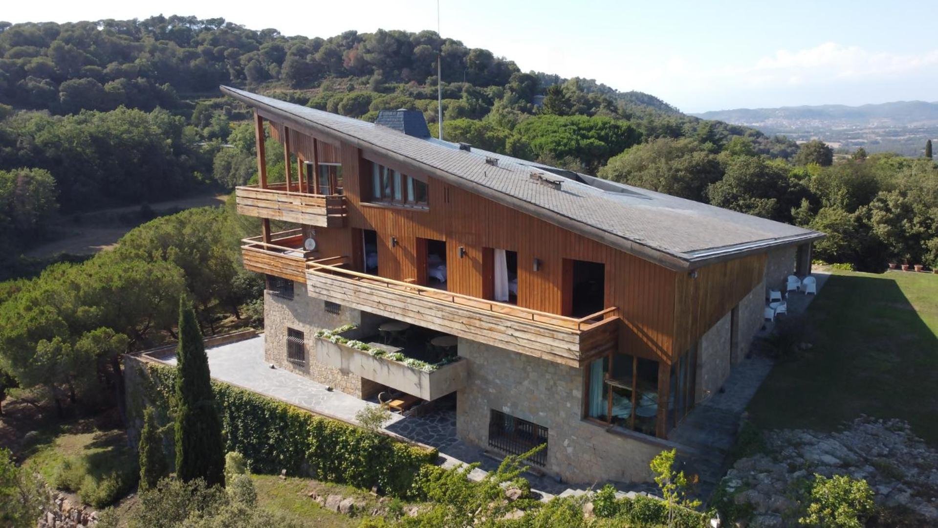 Chalet en la naturaleza cerca de Barcelona