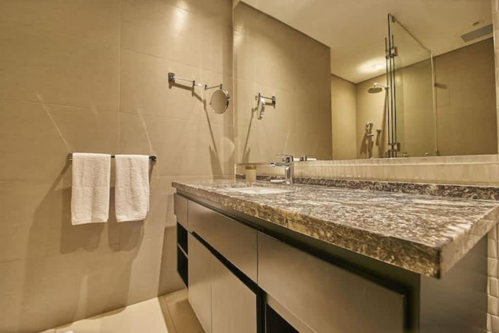 New Apartment With 1 Bedroom In H2
