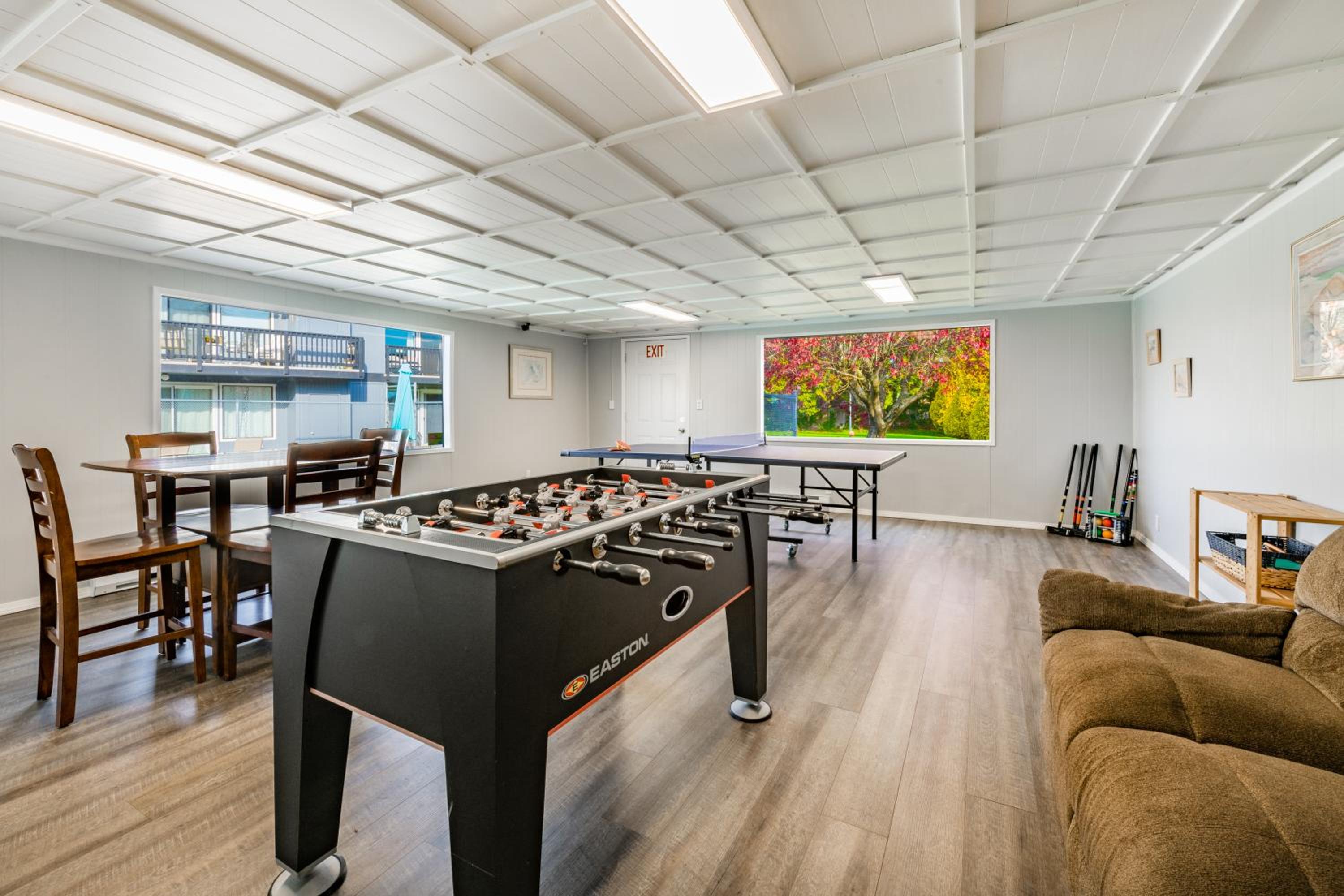 Modern Condo with Family-Friendly Hot Tub 102