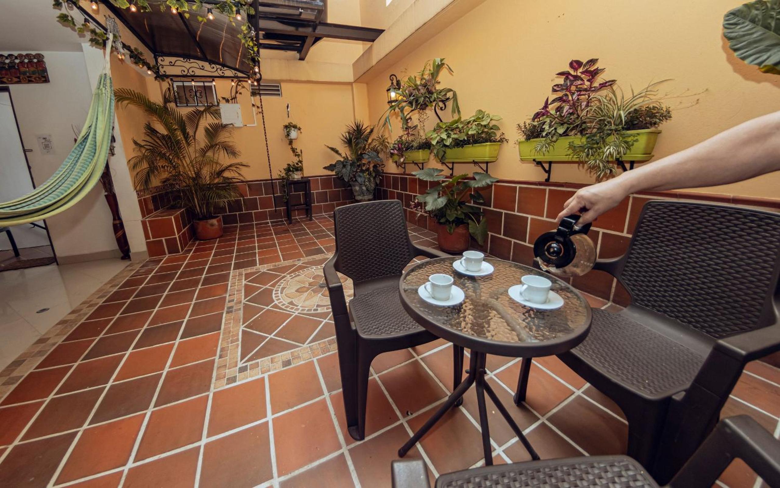 ED SANTO TOMAS LAURELES MEDELLIN