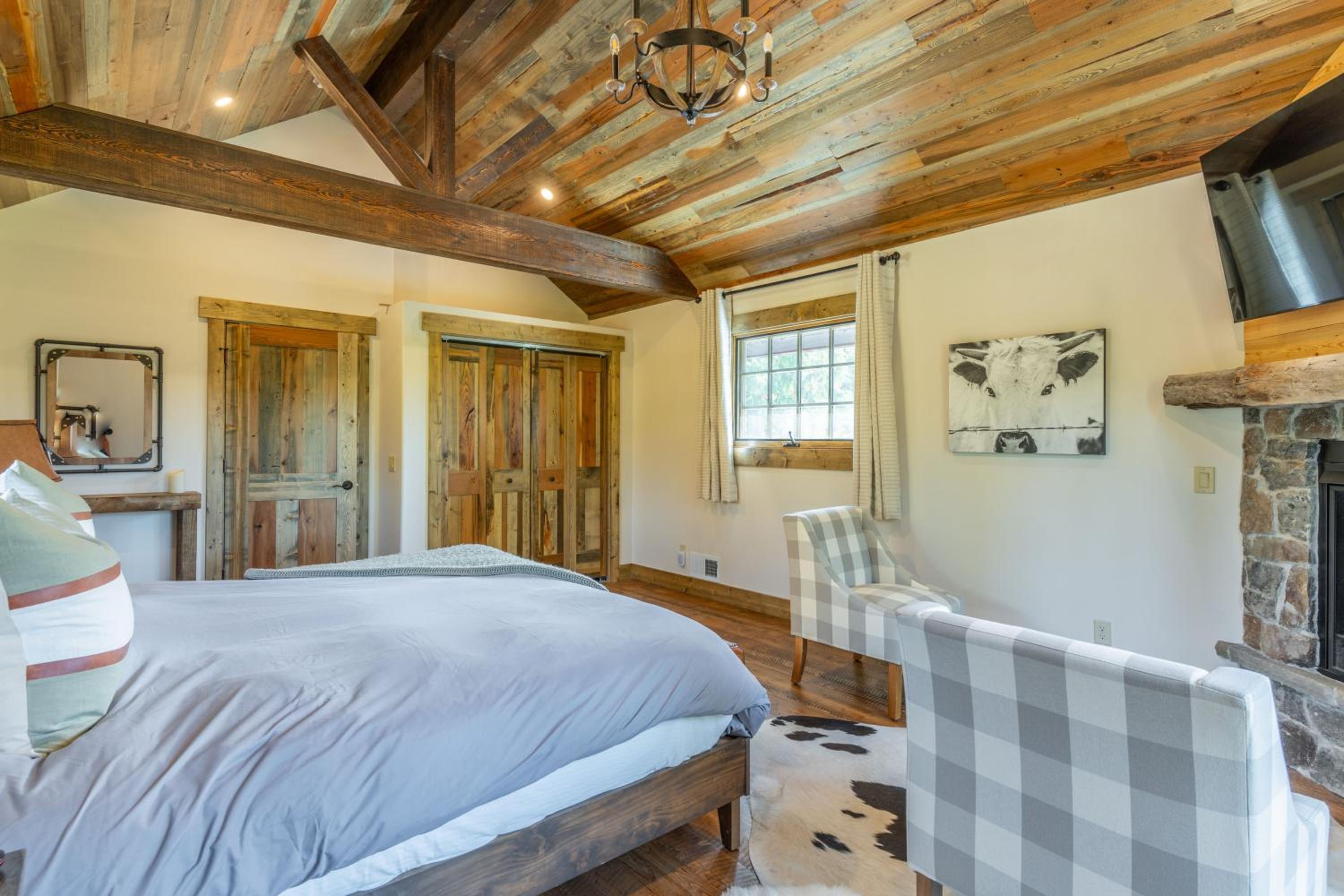 The Stalls At Whitefish view 5