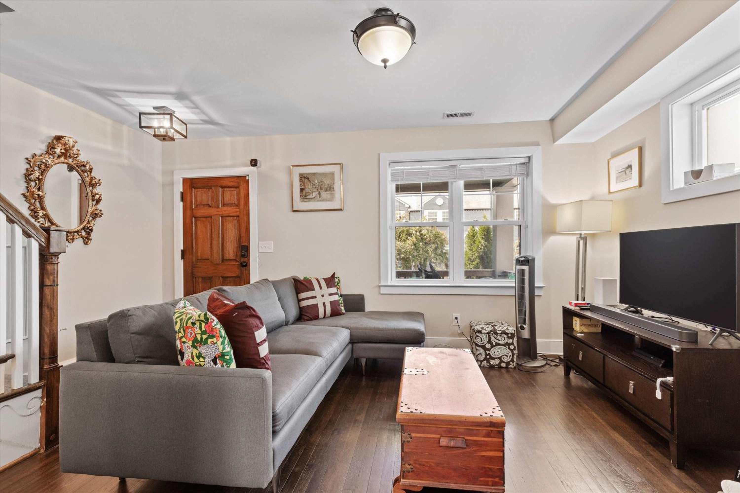 Entire 3-BR Row House in Peaceful Kingman Park DC view 2
