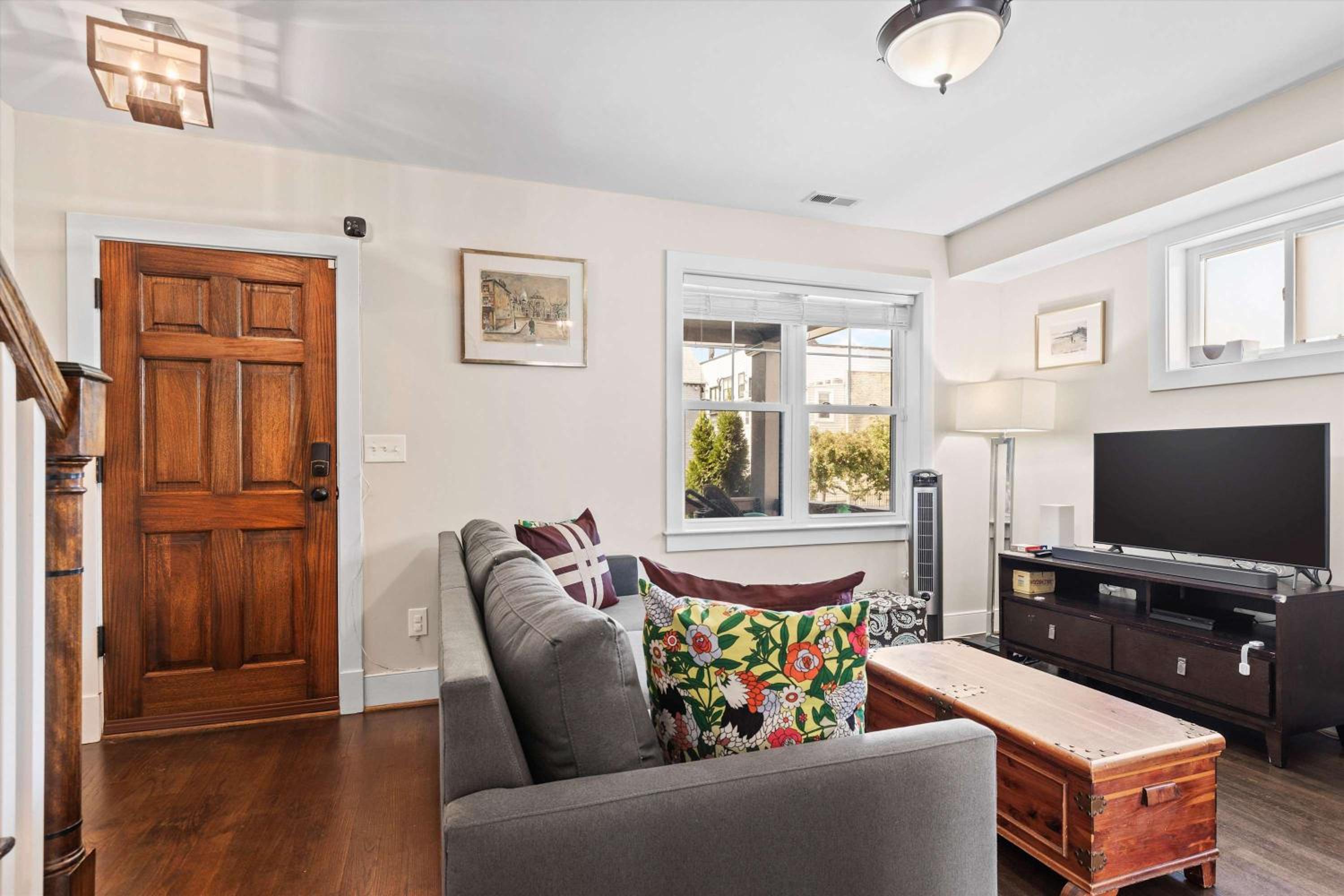 Entire 3-BR Row House in Peaceful Kingman Park DC view 3